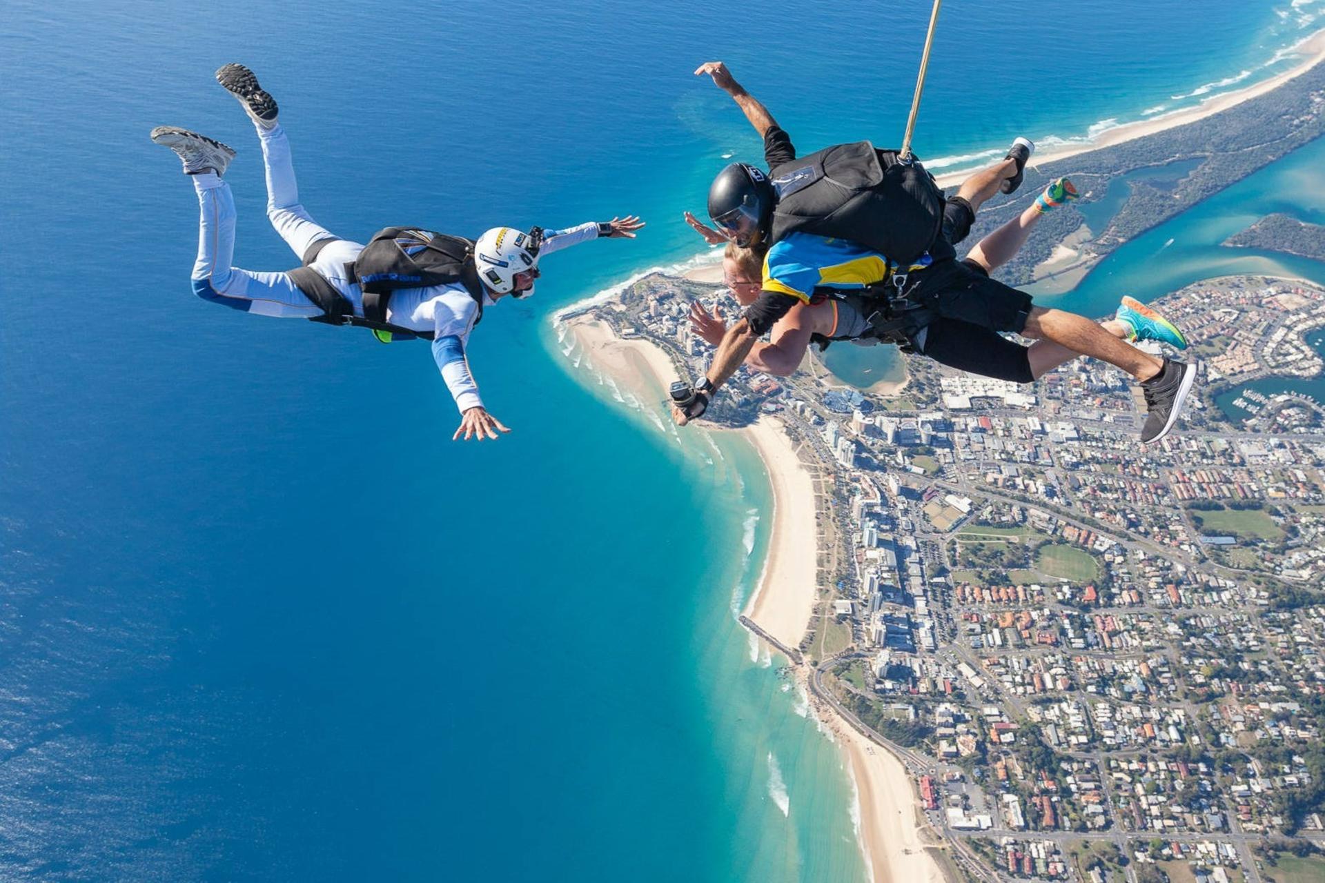 Beach Landing Tandem Skydive Experience - Thumbnail 9