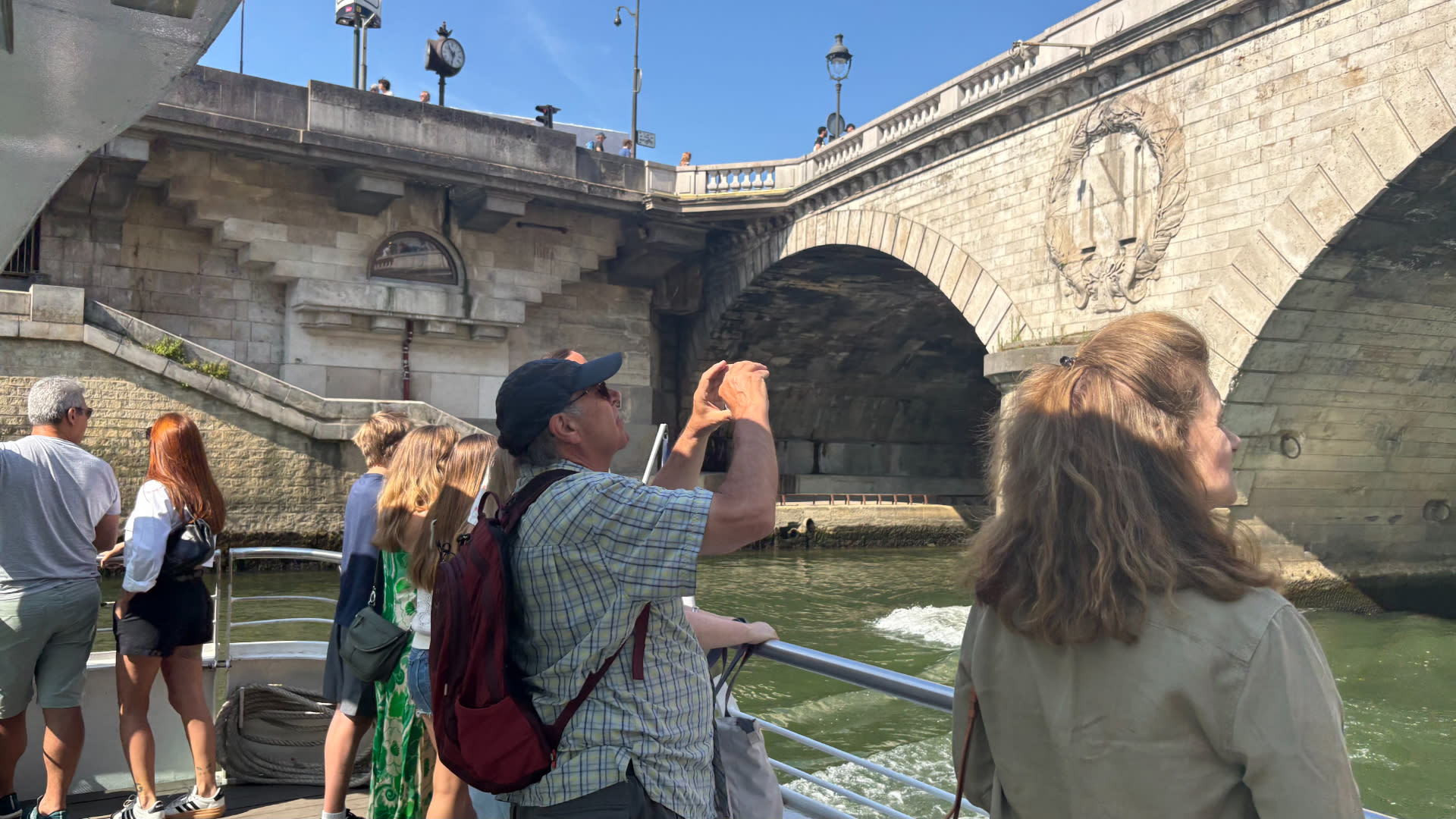 Batobus Seine River Hop-On Hop-Off Boat Tour - Thumbnail 10