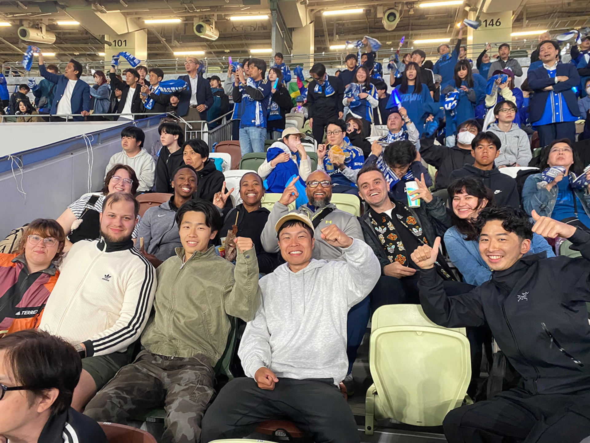 Tokyo: Soccer/Football Match with a Local Fan (with TICKET) - Thumbnail 10