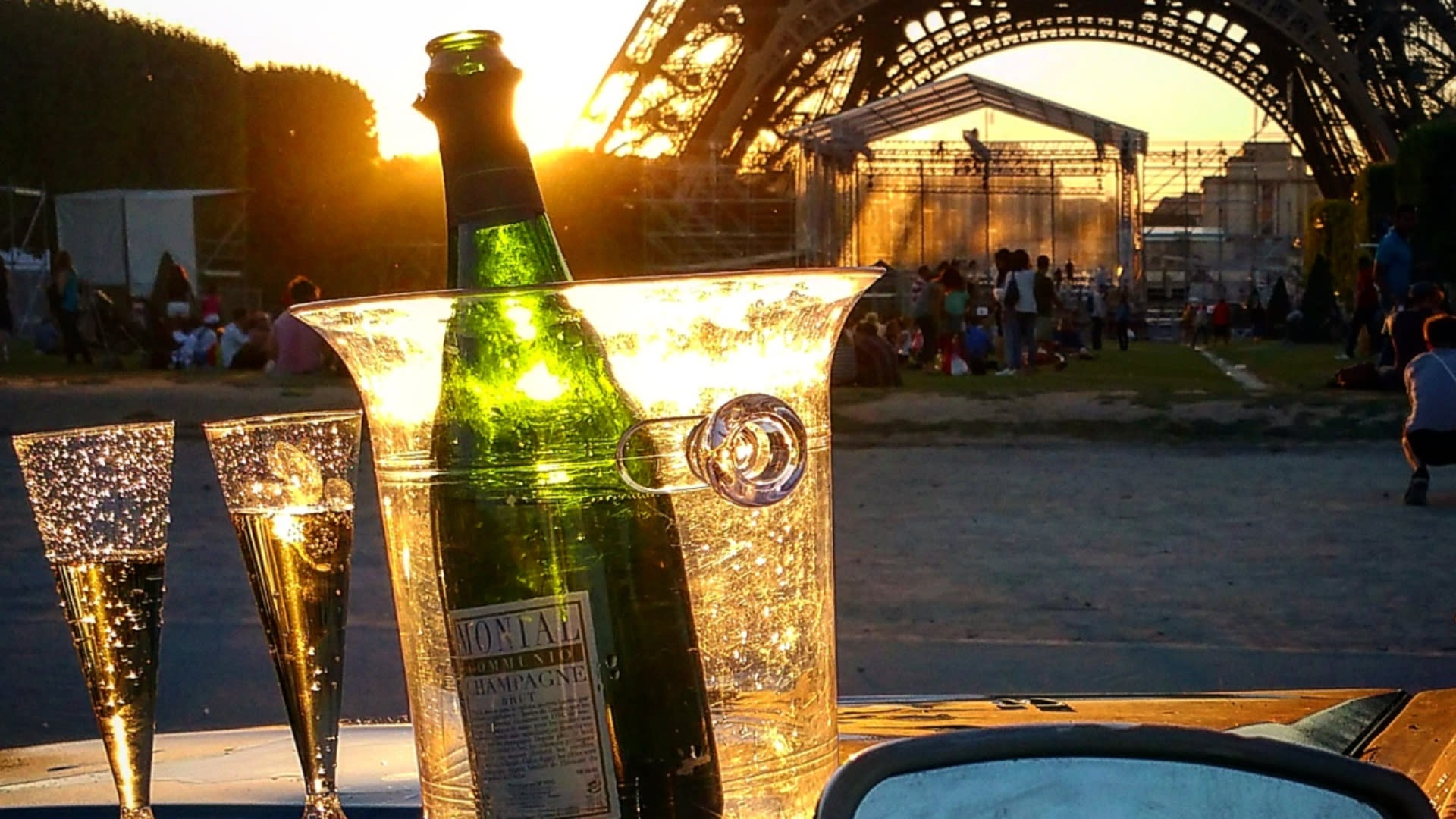 Citroen 2CV Night Tour in Paris - Thumbnail 4