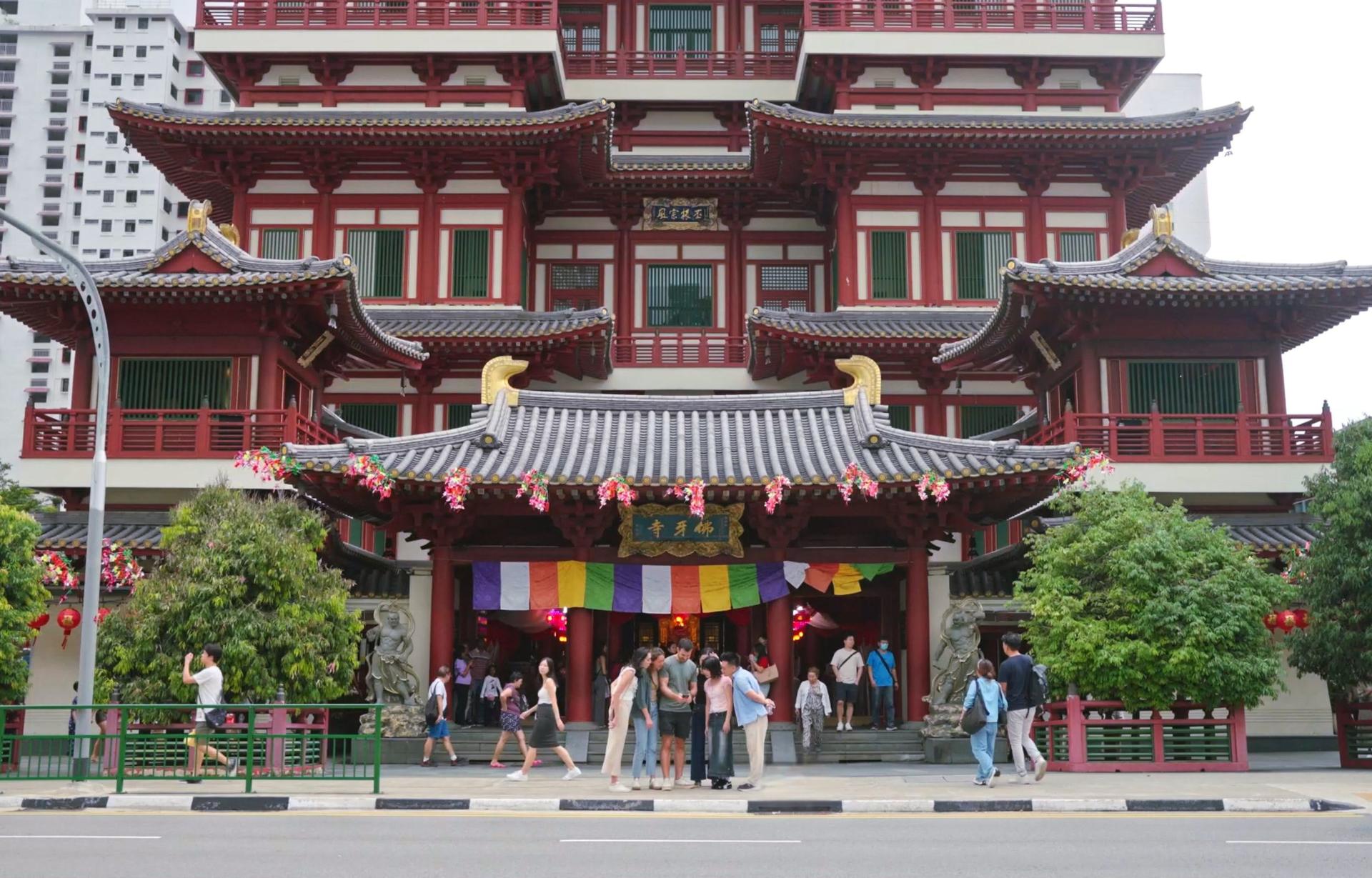 Chinatown Cultural Food Hunt Experience in Singapore - Thumbnail 7