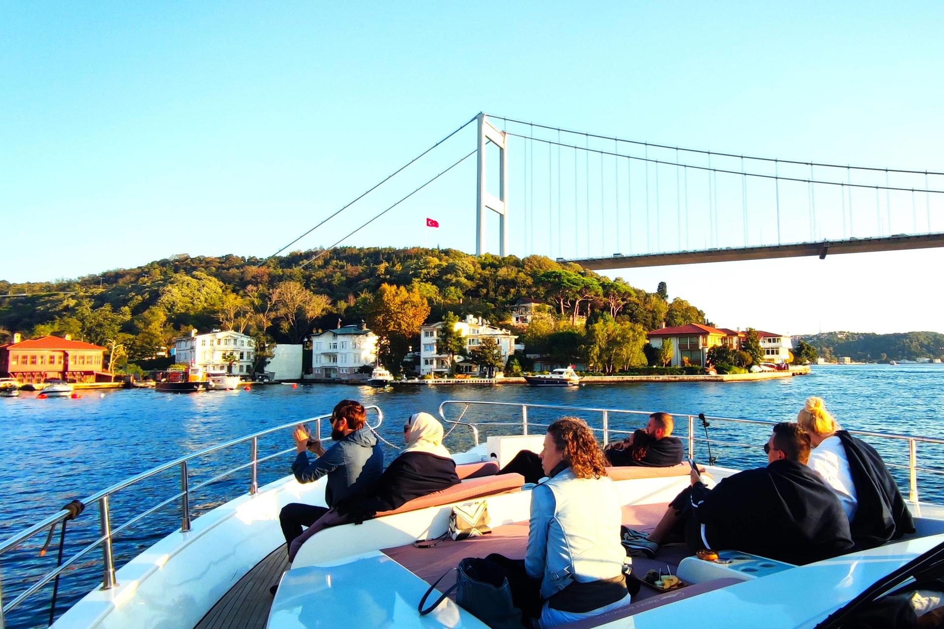 Luxury Sunset Yacht Cruise on Bosphorus Strait with Snacks - Thumbnail 3