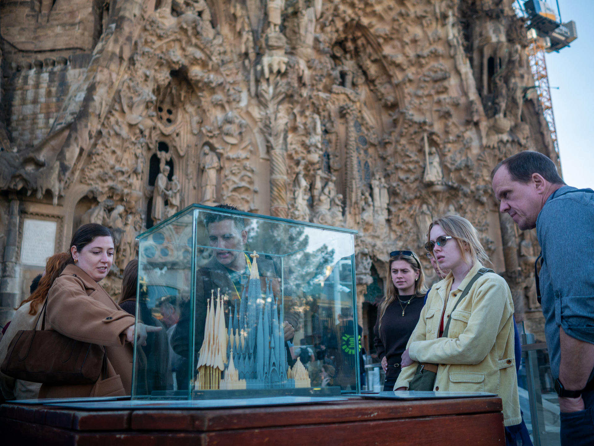 Sagrada Familia Golden Hour & Casa Mila Tour with Cava Tasting  - Thumbnail 38