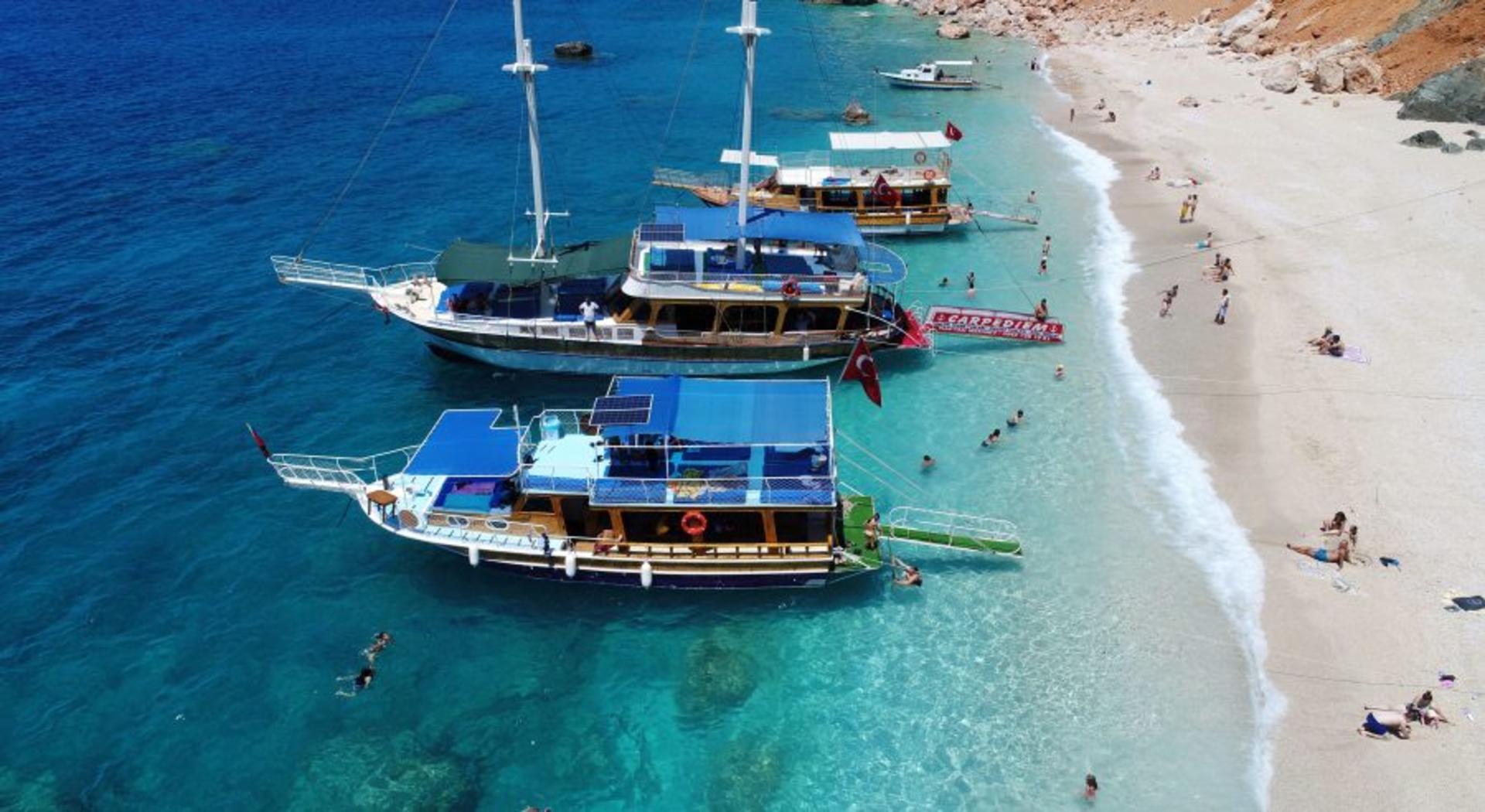 Suluada Island Sunset Boat Tour with Transfers - Thumbnail 14