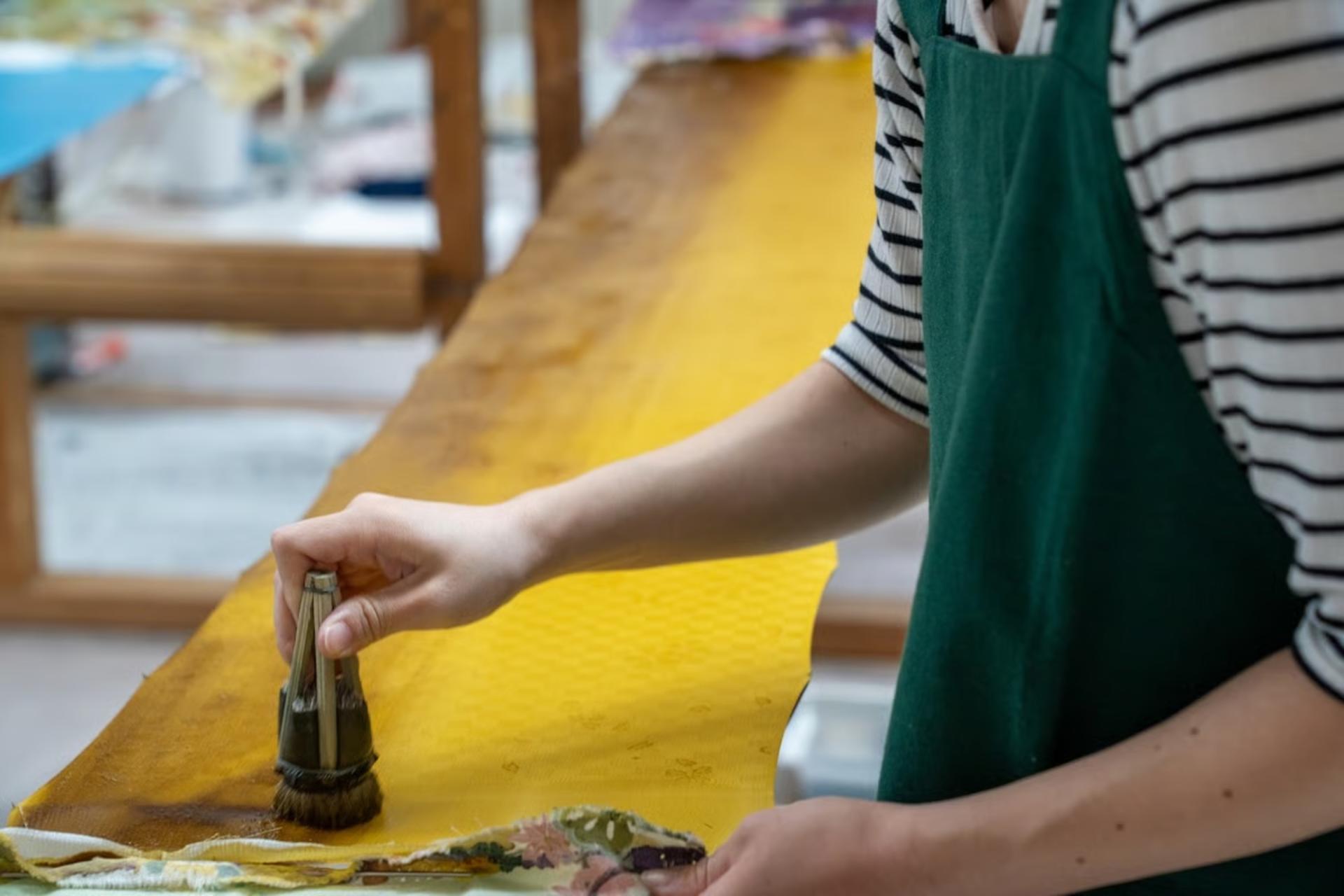 Kyoto Fushimi: Artisan-Led Hand-Painted Kyo-Yuzen Workshop - Thumbnail 16