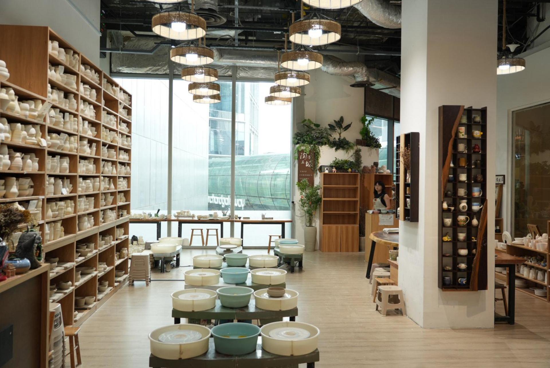 Ceramic and Pottery Workshop in Orchard Gateway - Thumbnail 8