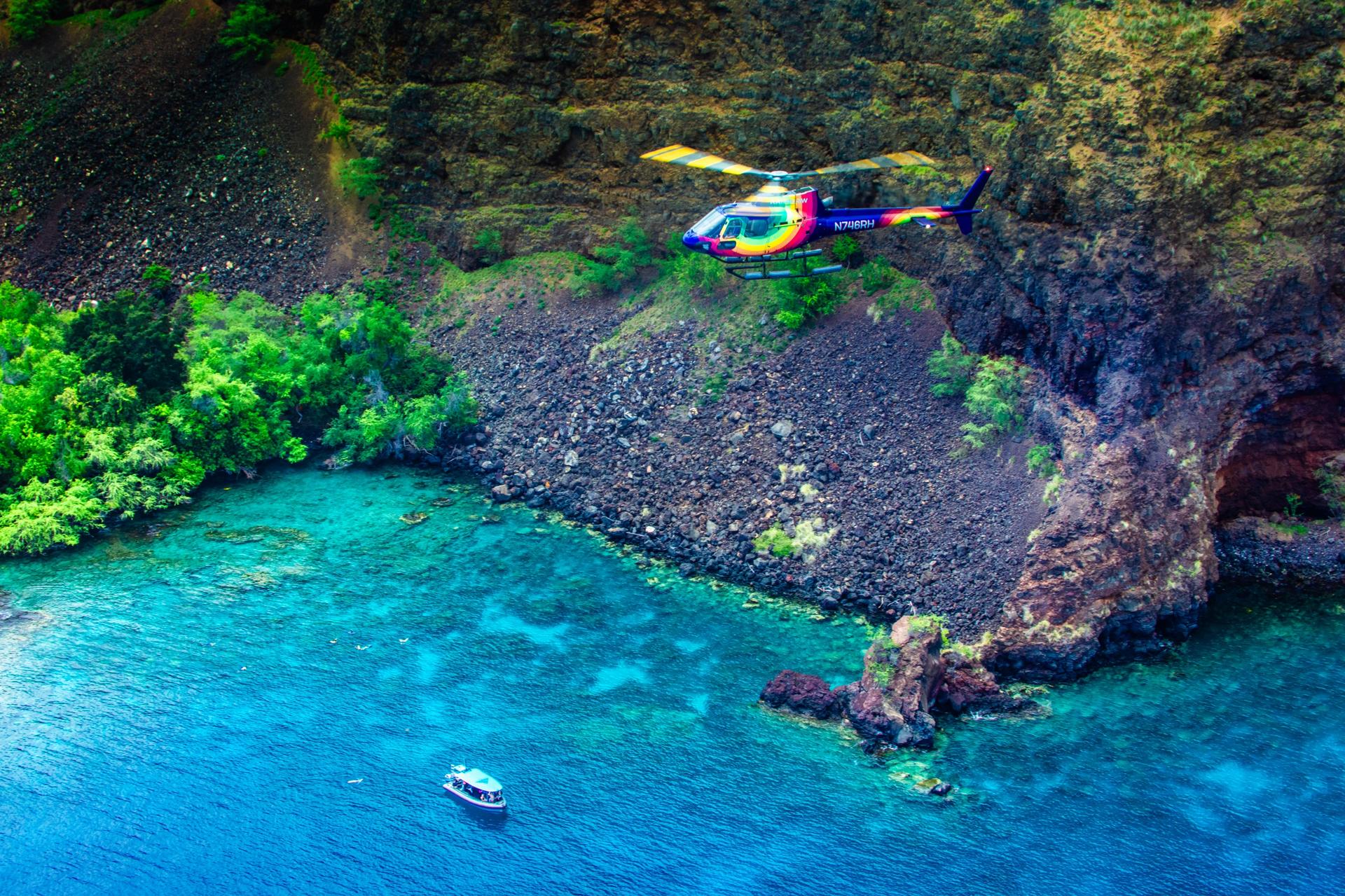30-Minute Kona Coast Scenic Helicopter Tour with Doors Off or On - Image 1