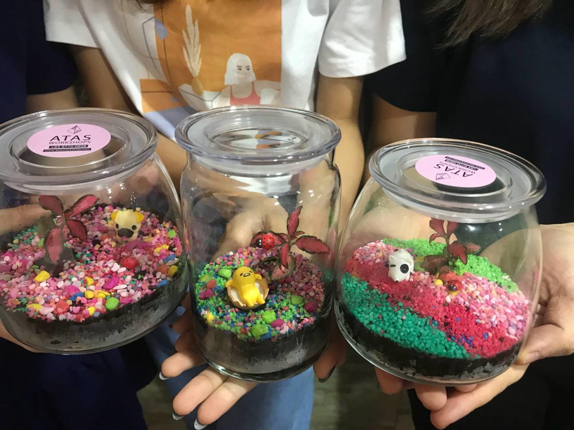 Resin Pour, Terrarium Workshops and DIY kit - Thumbnail 4