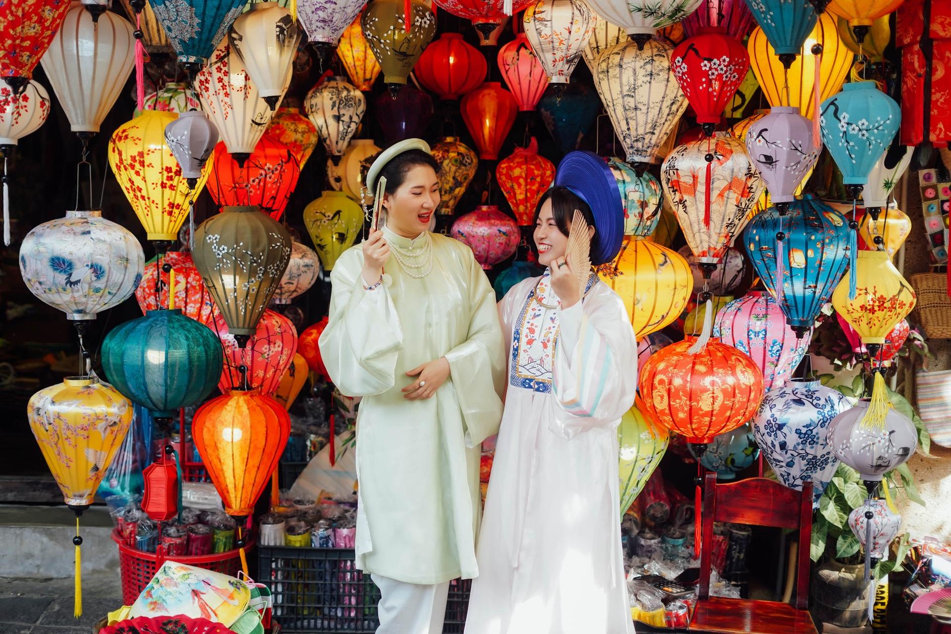Vietnamese Traditional Ao Dai Rental & Photoshoot Tour in Hoi An - Thumbnail 9