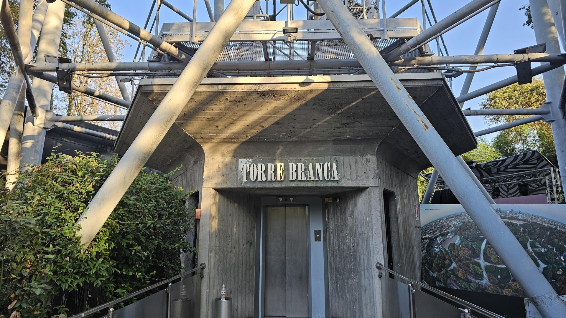 Torre Branca and Sforza Castle tour in Milan - Image 1