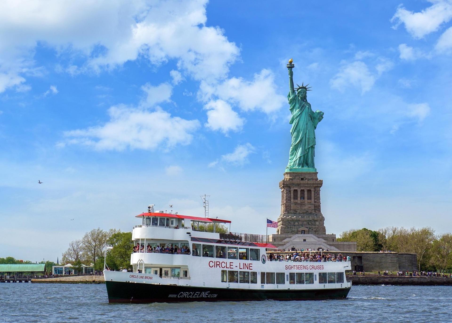 Statue of Liberty Express Cruise Tour in New York - Thumbnail 4