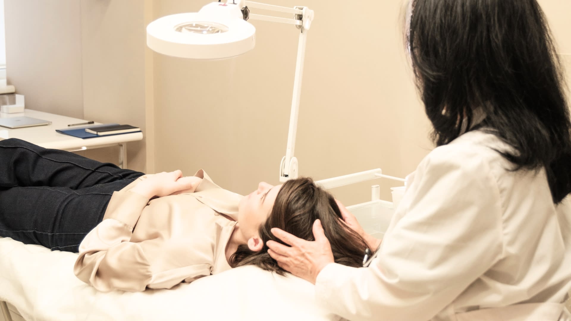 Essential K-Beauty: Deep Hydration Facial Care in Hongdae - Thumbnail 4