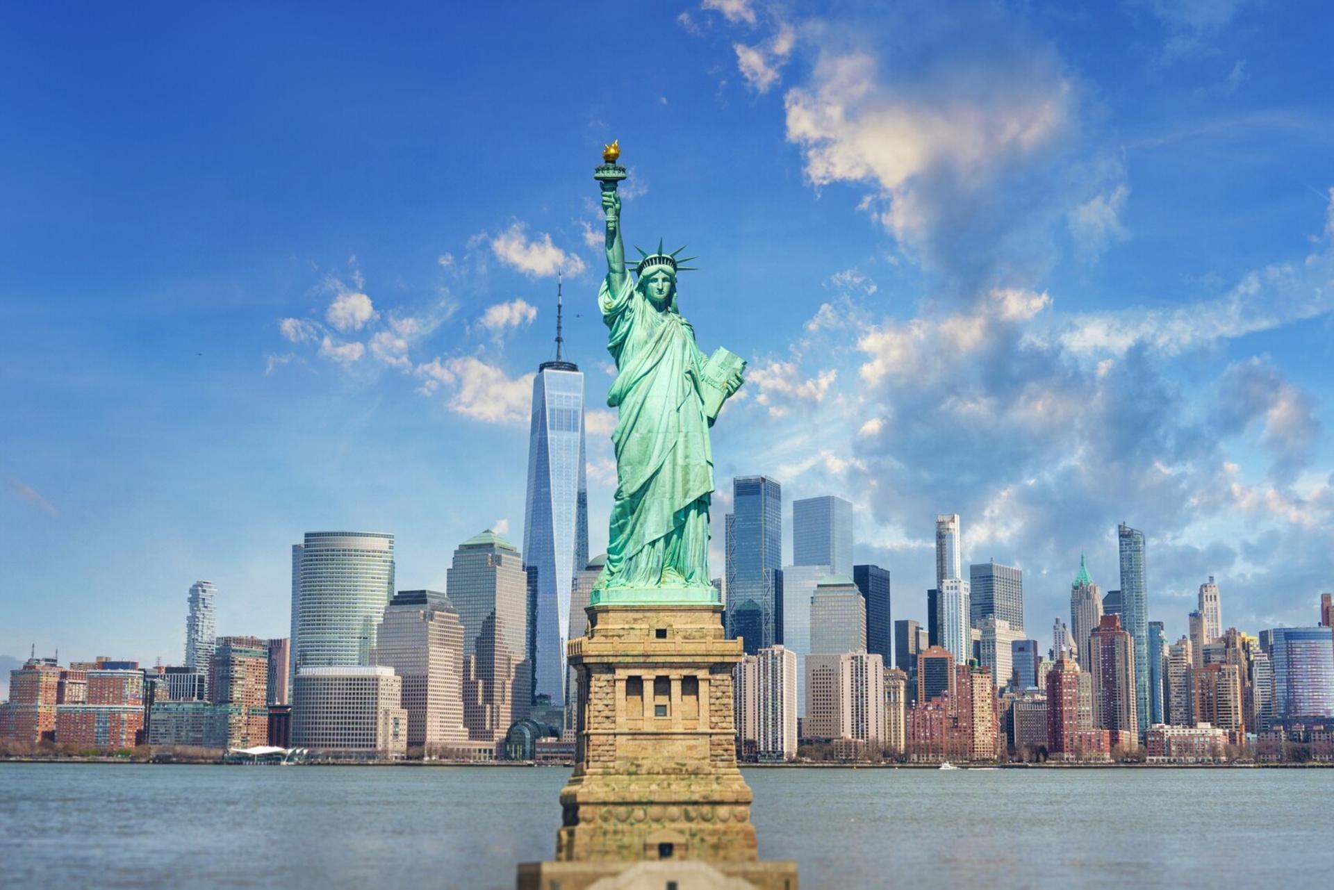 Statue of Liberty and Ellis Island Guided Tour in New York - Image 1