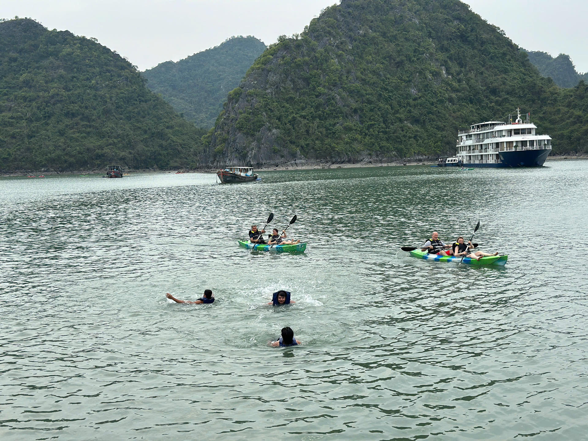 Taliya Day Cruise: Ha Long Bay & Lan Ha Bay Day Tour - Thumbnail 19