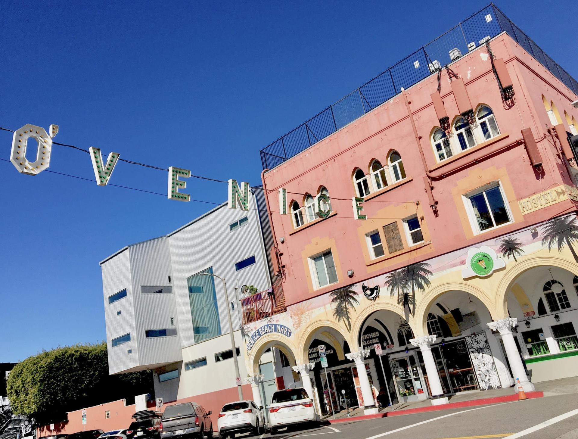 LA City and Beaches Iconic Day Tour with Optional Transfers - Thumbnail 20
