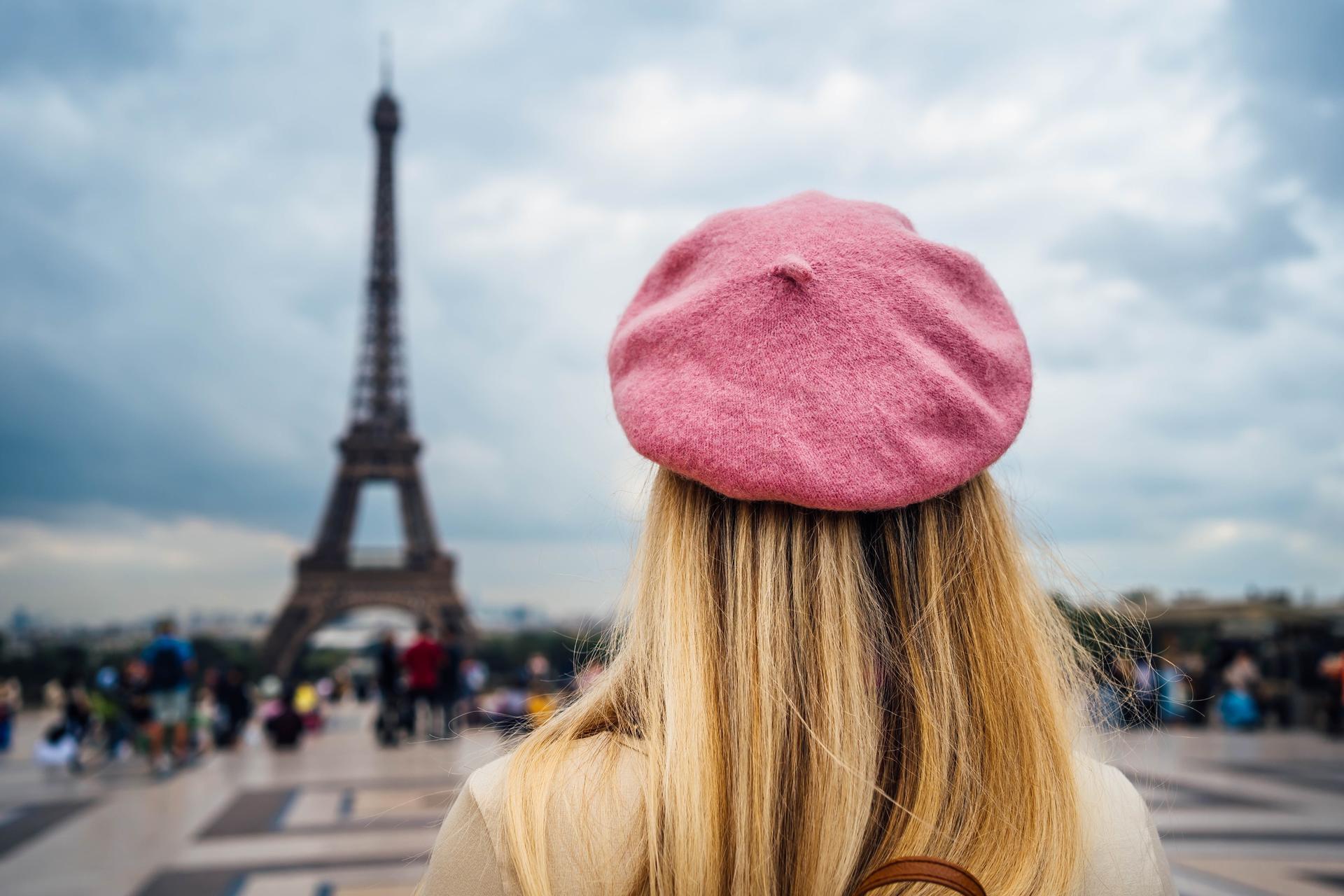 Eiffel Tower Photoshoot - Thumbnail 6