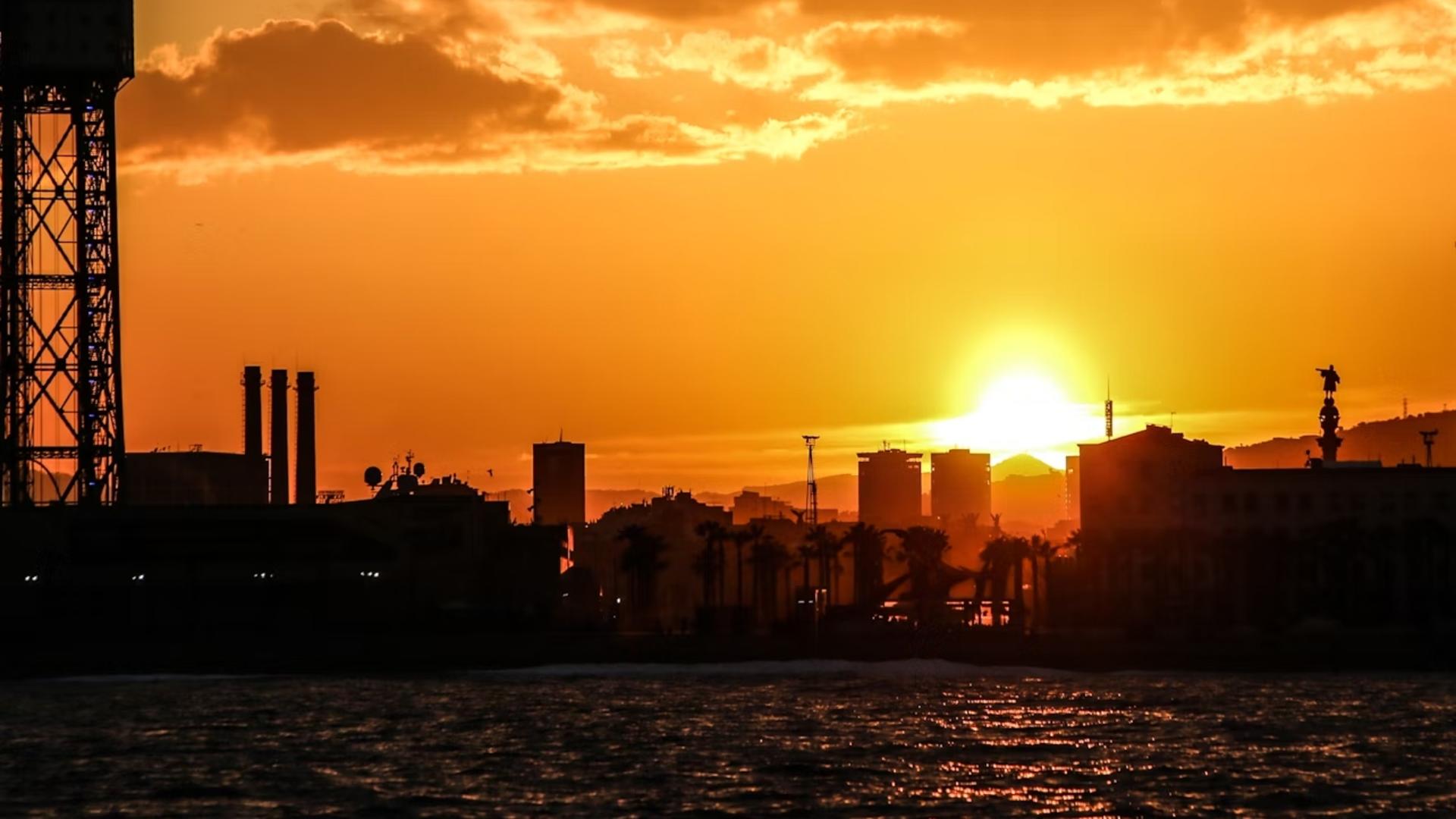 Sunset Sailing Experience in Barcelona - Thumbnail 5