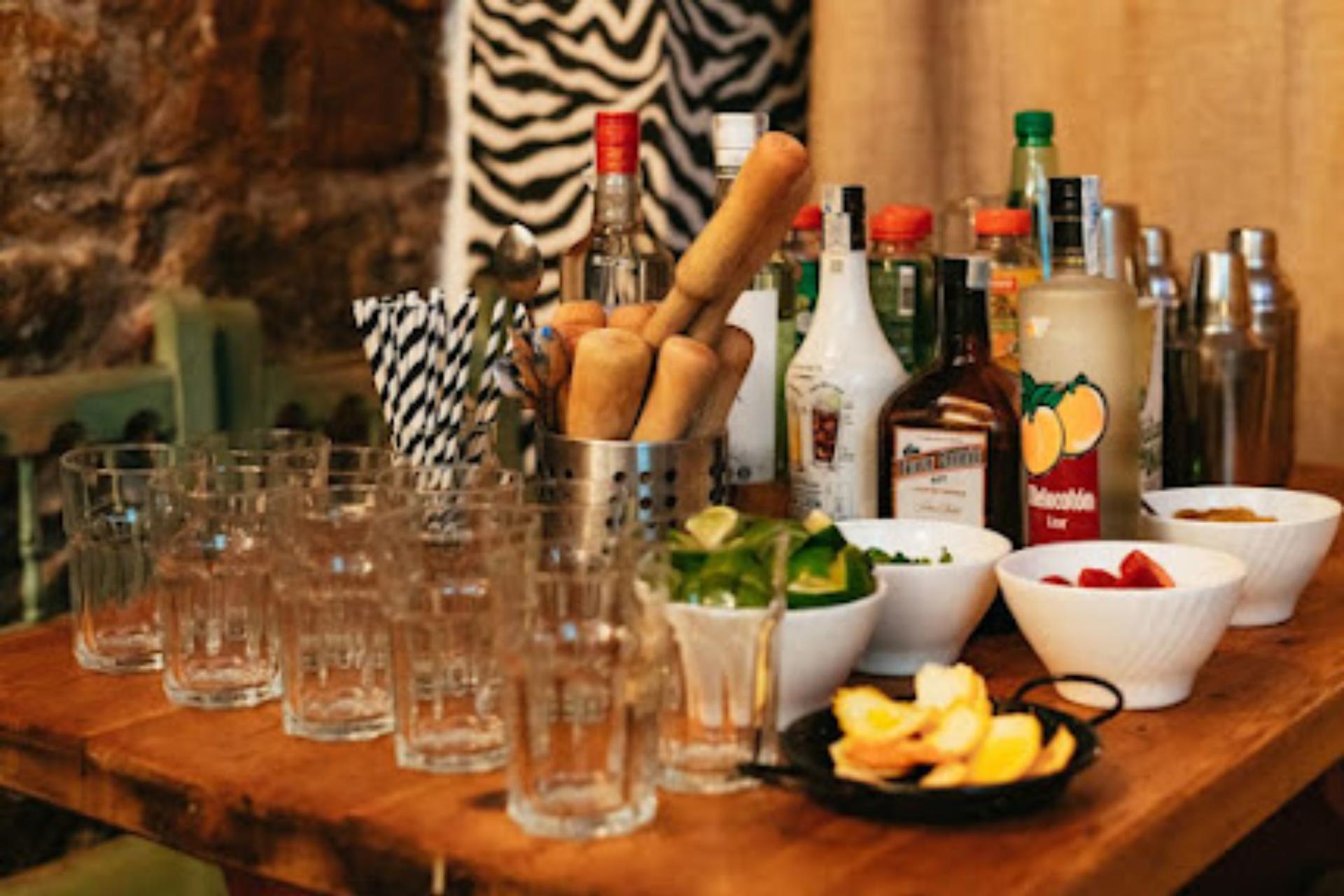 Cocktail masterclass with tapas experience in Barcelona - Thumbnail 5