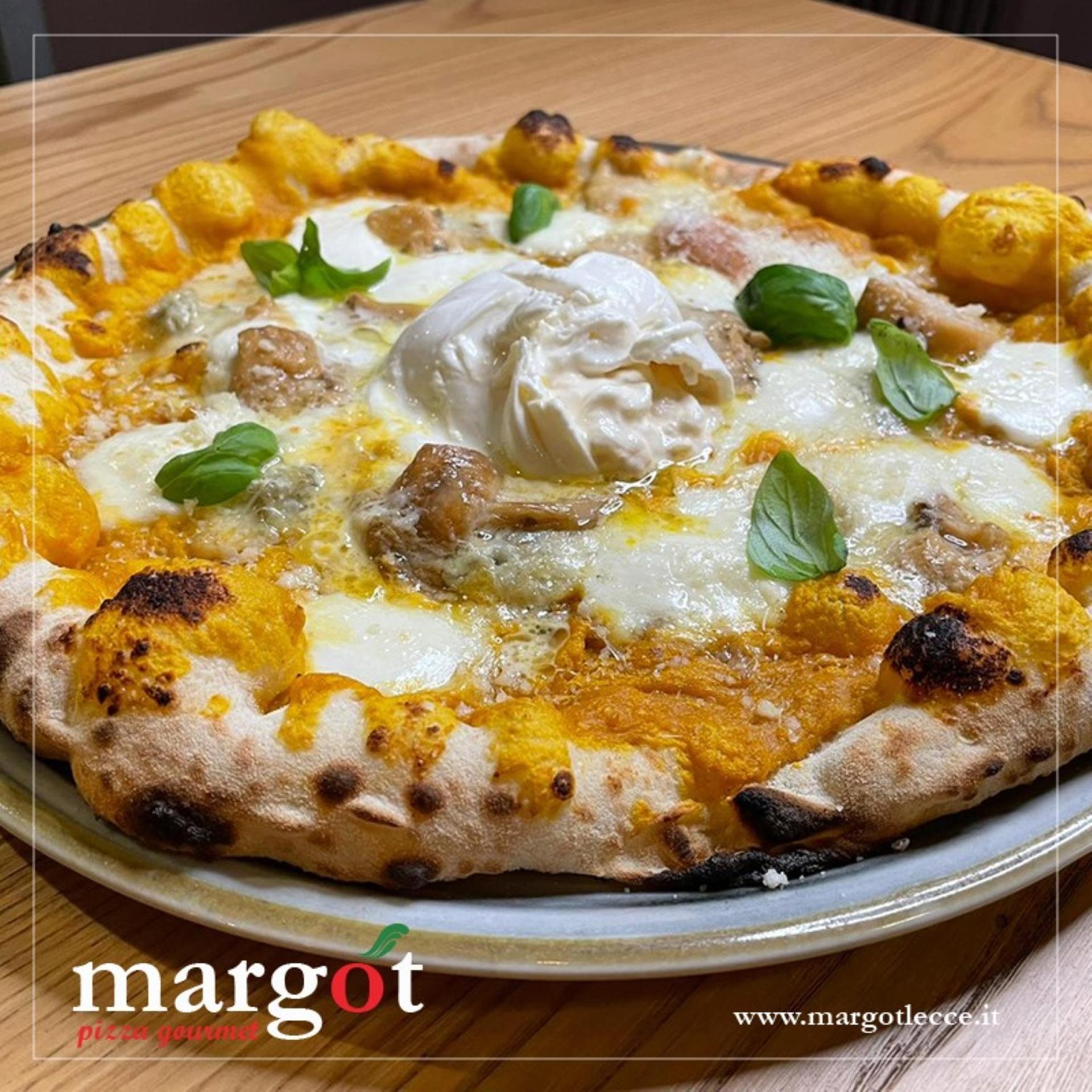 Gourmet Pizza Experience with Drinks and Dessert in Lecce - Thumbnail 54
