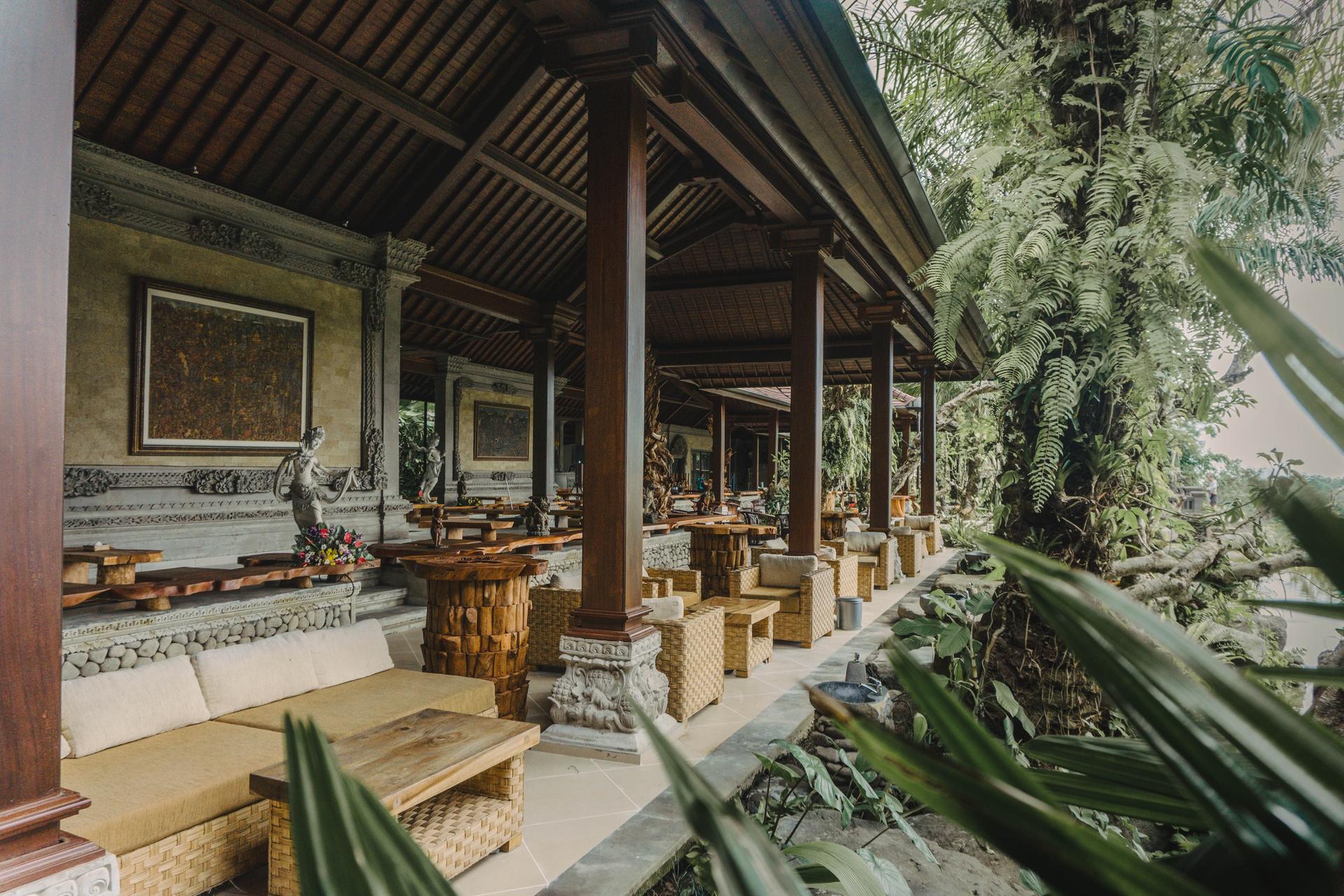 Taman Dedari Restaurant Dining Experience in Ubud - Thumbnail 3