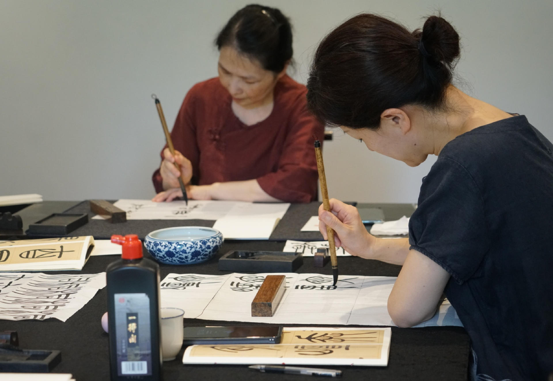 Chushan One-Day Tea Practice: Tea, Calligraphy & Classical Music Exp - Thumbnail 6
