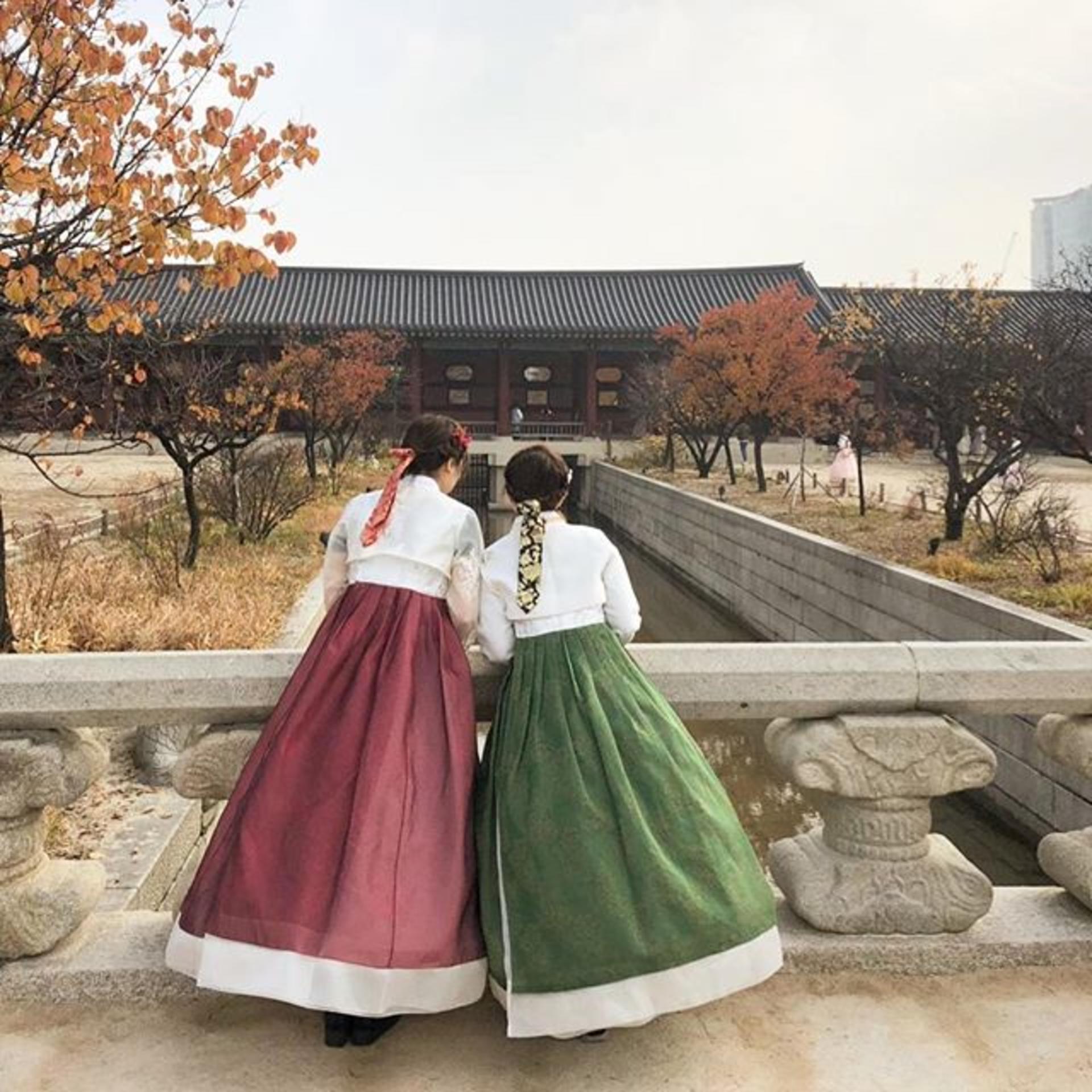 Byulgungteo Hanbok Experience Gyeongbokgung Branch - Thumbnail 3