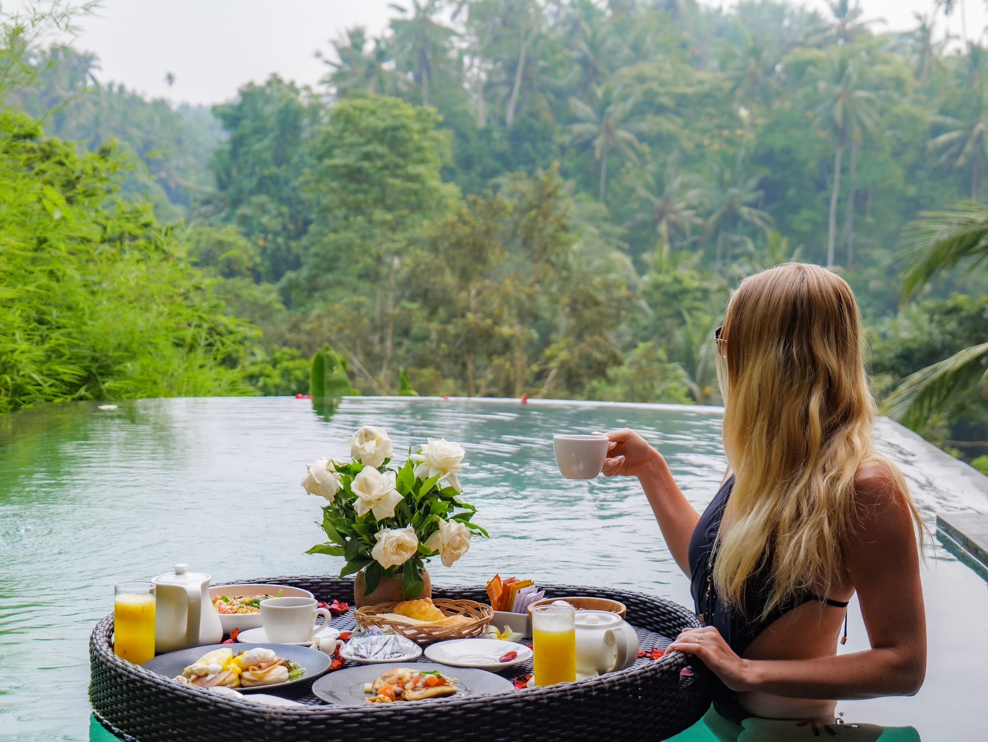 Romantic Dinner and Dining Experiences at Amateras Restaurant Ubud - Thumbnail 2