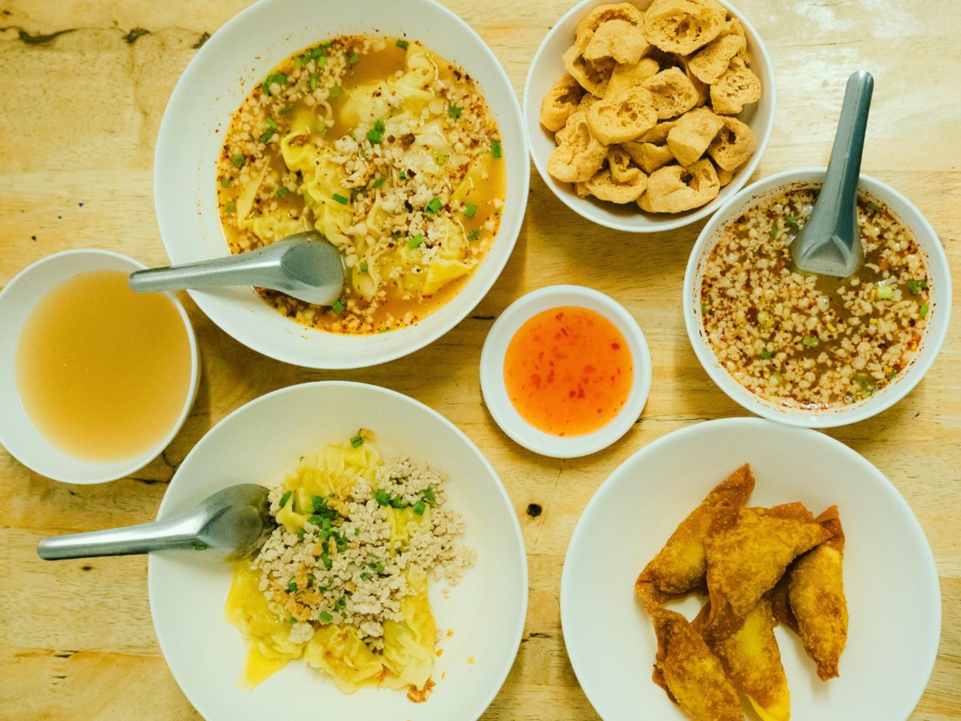 Bangkok: Street Food and Night Lights by Tuk Tuk - Thumbnail 2