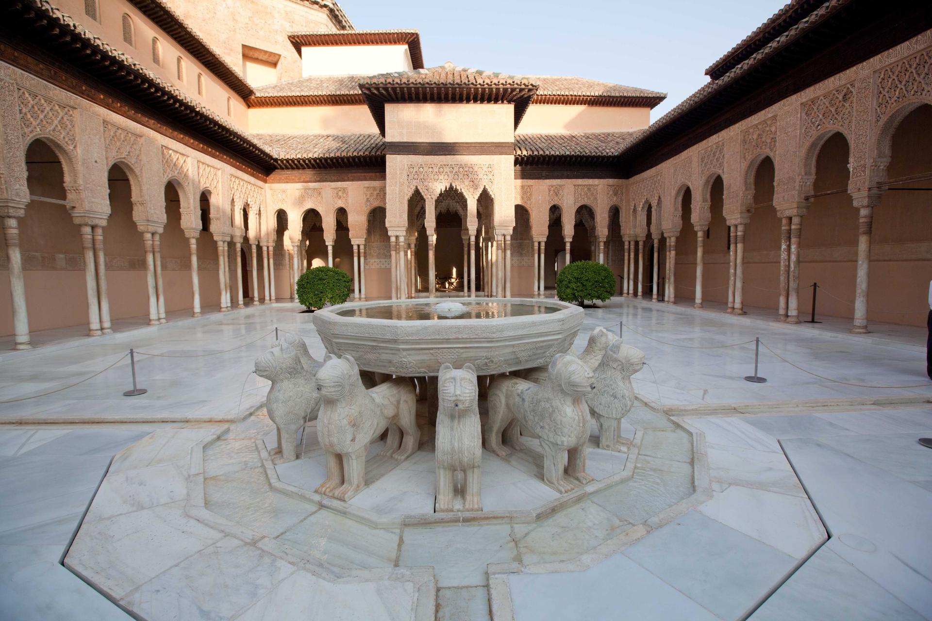 Alhambra Guided Tour with Options for Nasrid Palace and Transfers - Thumbnail 6