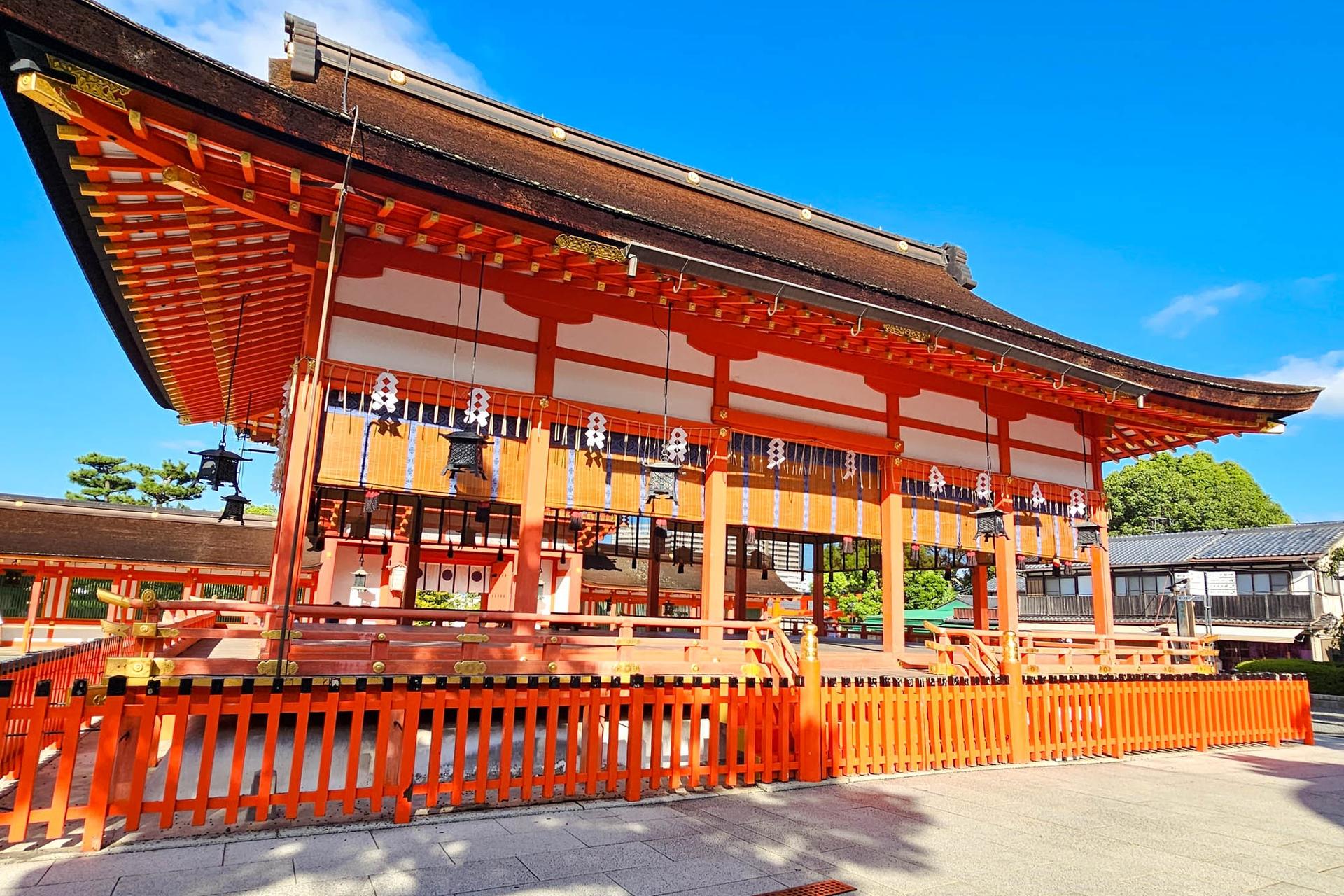Kyoto Fushimi Inari Taisha Small Group Guided Walking Tour - Thumbnail 2