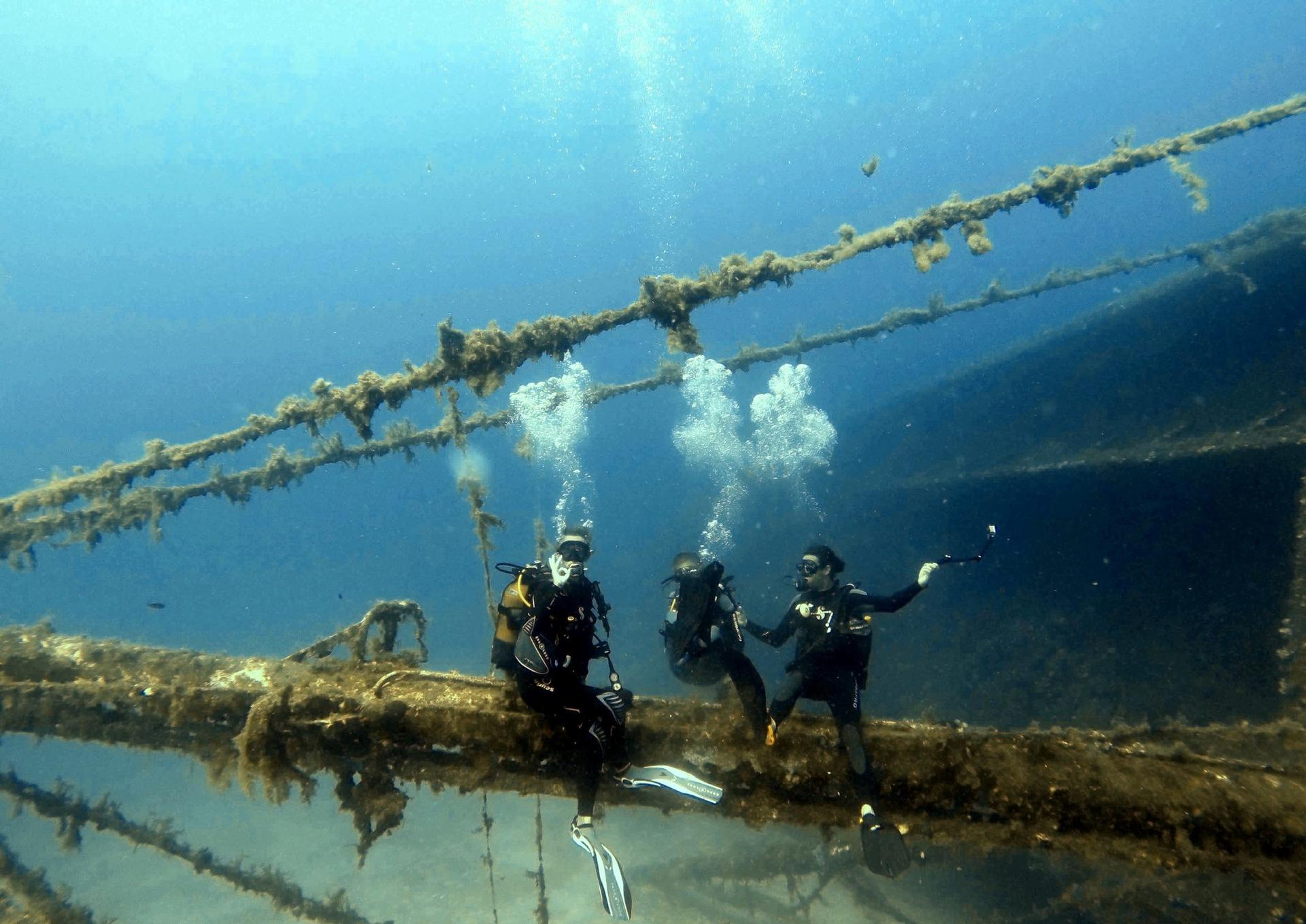 One Tank Fun Dive in  Mykonos with PADI 5 Star Dive Resort - Image 1