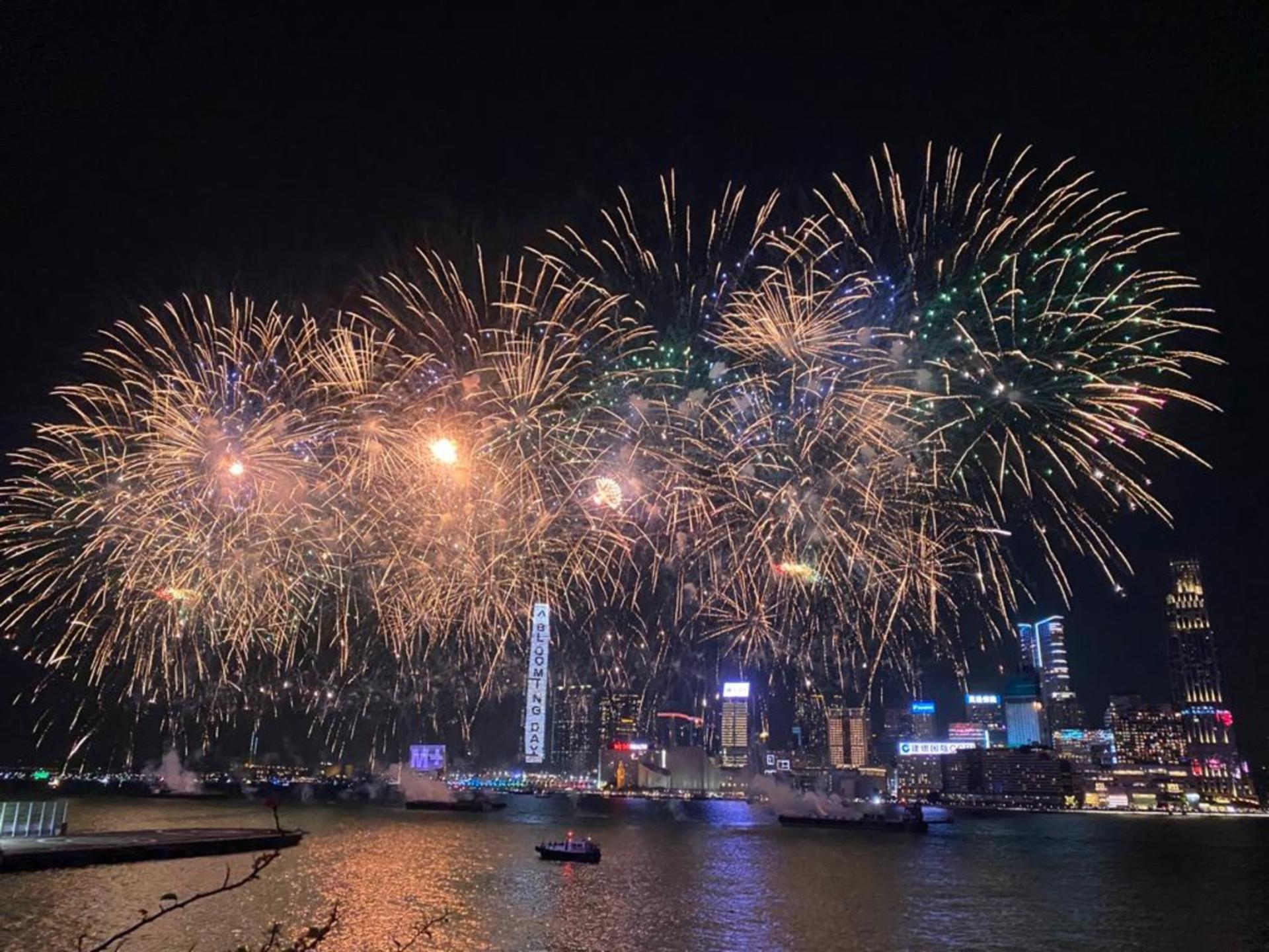 National Day Fireworks Display Shore Viewing Area | Tsim Sha Tsui Star Ferry Pier/Wan Chai Pier Rooftop Harbour Tour Waiting Area - Thumbnail 2