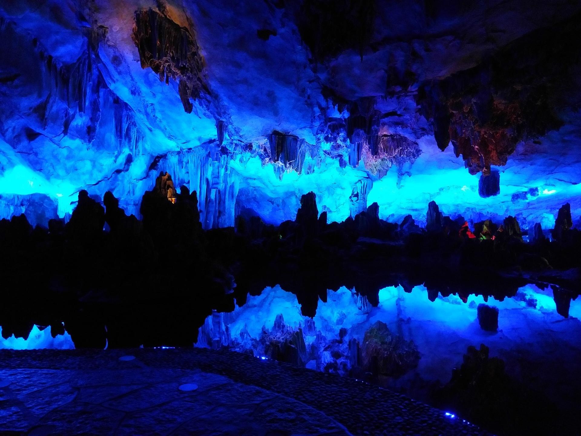 Guilin City Day Tour: Suburb Ancient Town and Reed Flute Cave - Thumbnail 2