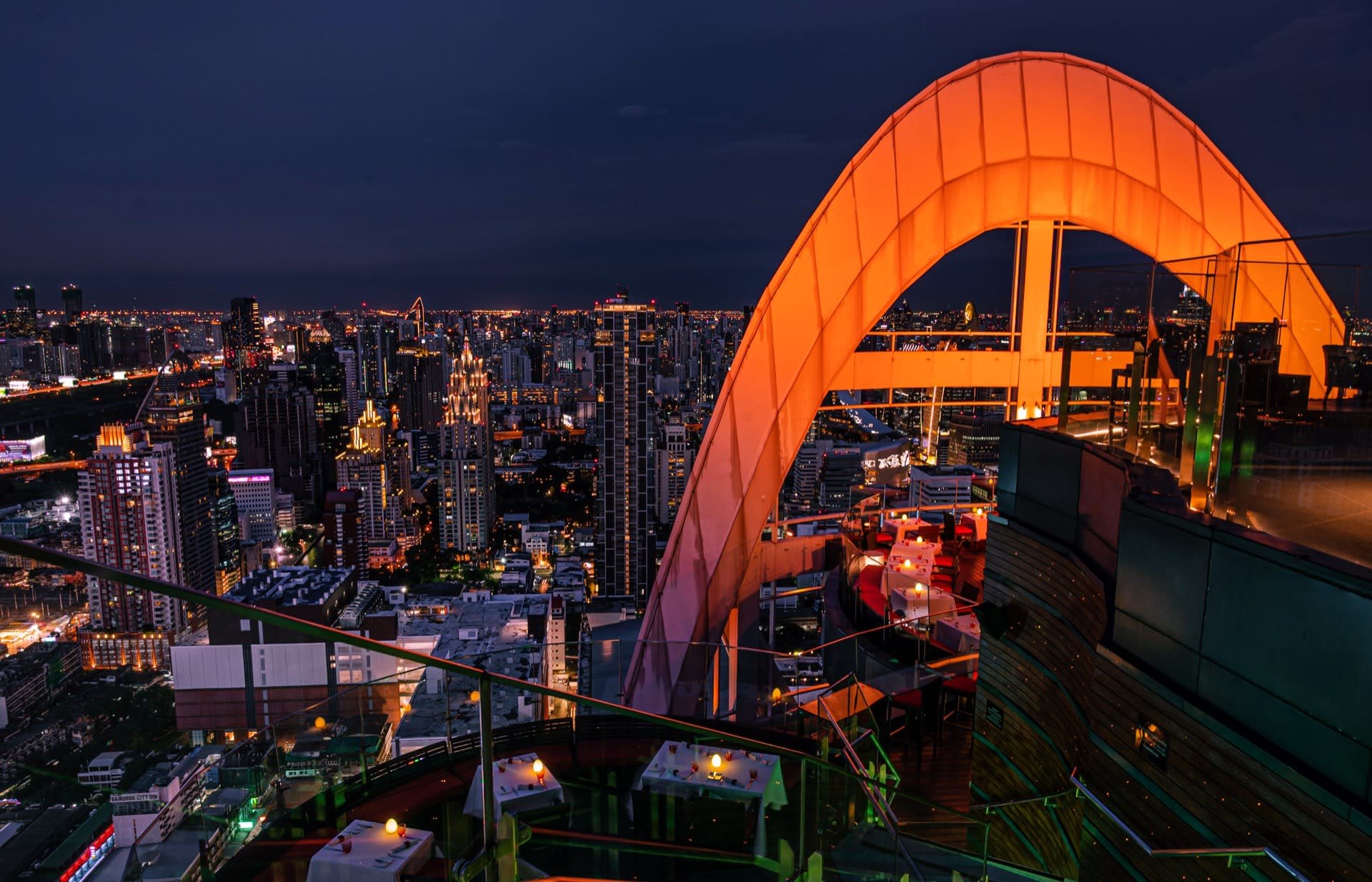 Red Sky Restaurant 55th Floor at Centara Grand - Thumbnail 2