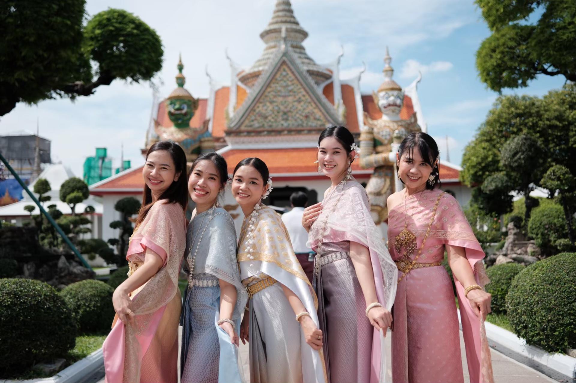 Thai Costume Rental Bangkok by Absolute Thai - Thumbnail 40