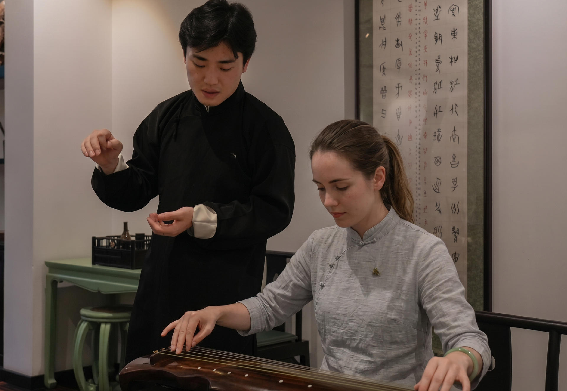 Chushan One-Day Tea Practice: Tea, Calligraphy & Classical Music Exp - Thumbnail 4