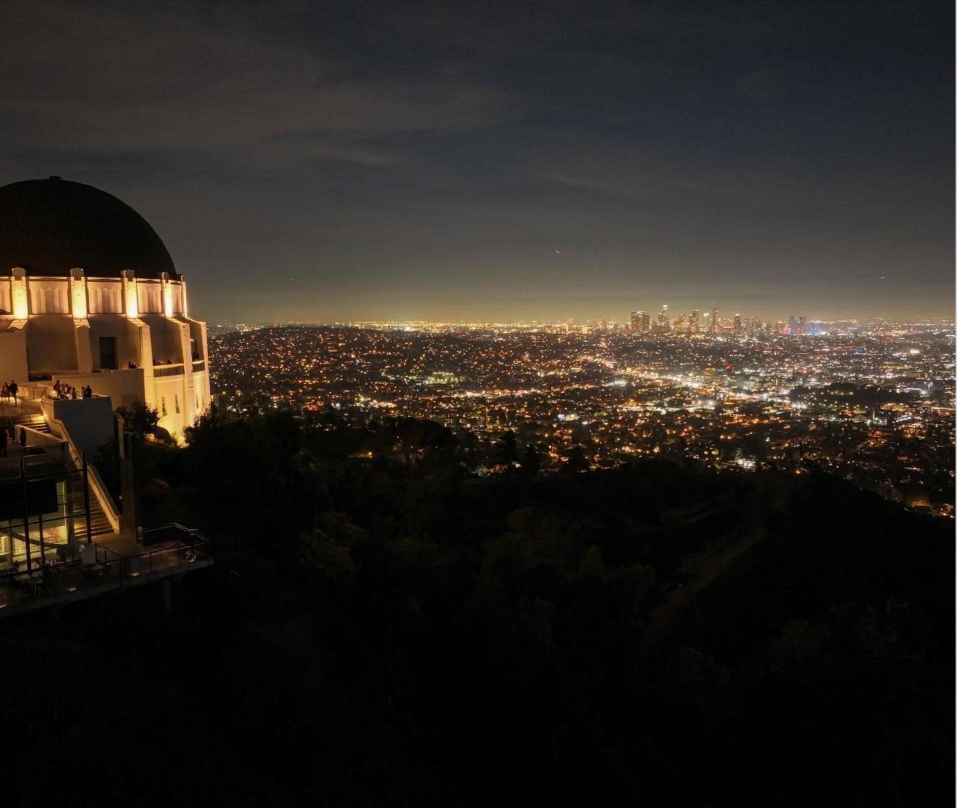 Hollywood Night Tour in Los Angeles with Griffith Observatory - Thumbnail 6