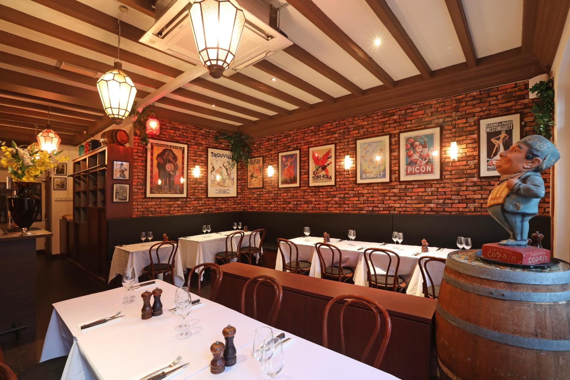 Les Bouchons French Bistro and Steakhouse in Singapore - Thumbnail 4