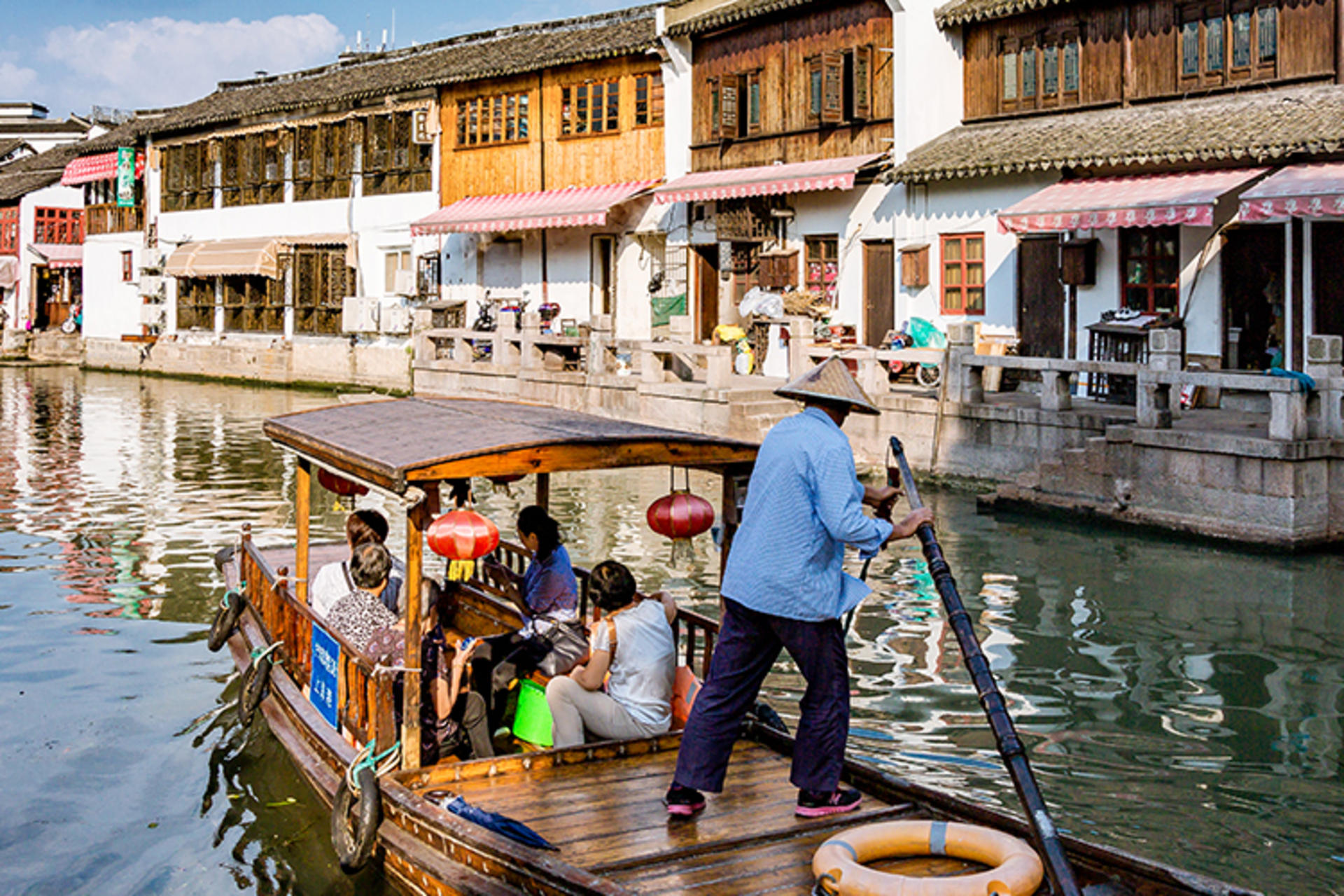 Shanghai Zhujiajiao Ancient Town + Film and Television Park Day Tour - Thumbnail 2