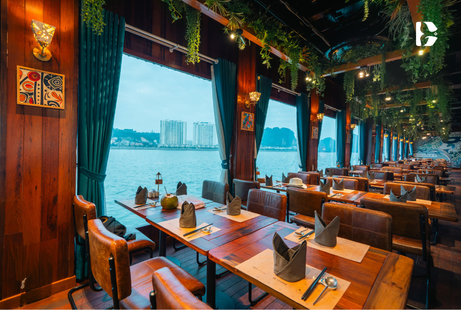 Dolphin Day Cruise: Ha Long, Sung Sot, Ti Top with Luxury Transfer - Thumbnail 12