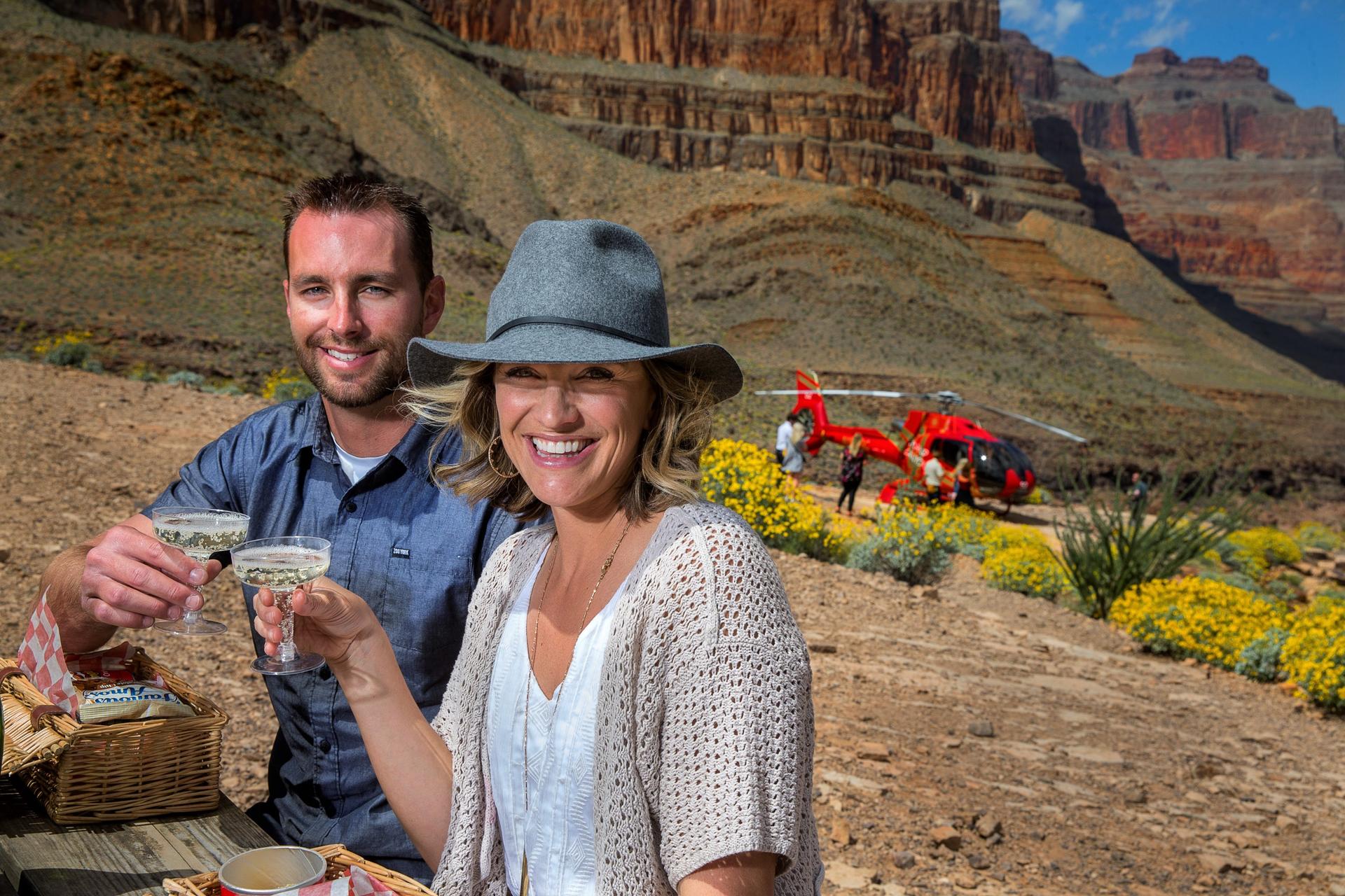 King of Canyons Helicopter Tour (with Landing) from Las Vegas - Thumbnail 4
