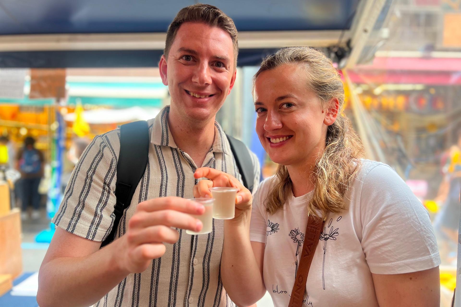 Tsukiji Fish Market Food and Walking Tour - Image 1