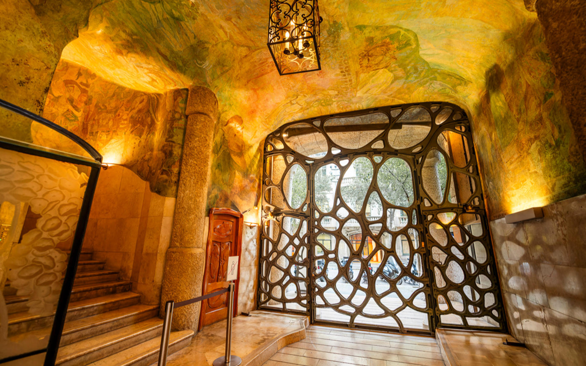 Casa Batllo + La Pedrera (Casa Mila) Entry Tickets with Audio Guide - Thumbnail 2