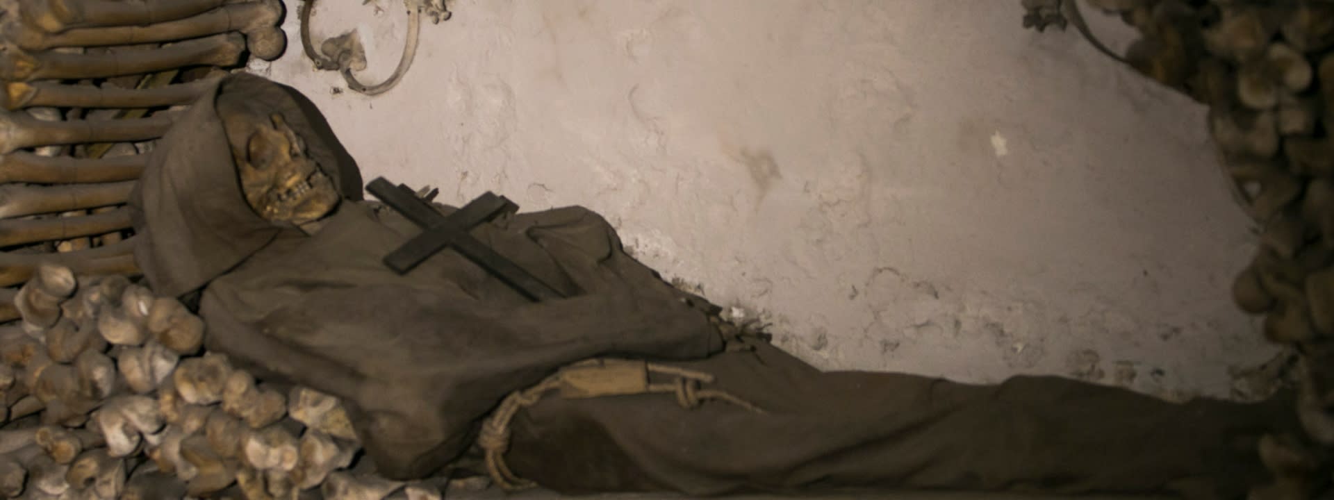 Crypts and Catacombs Tour in Rome - Image 1