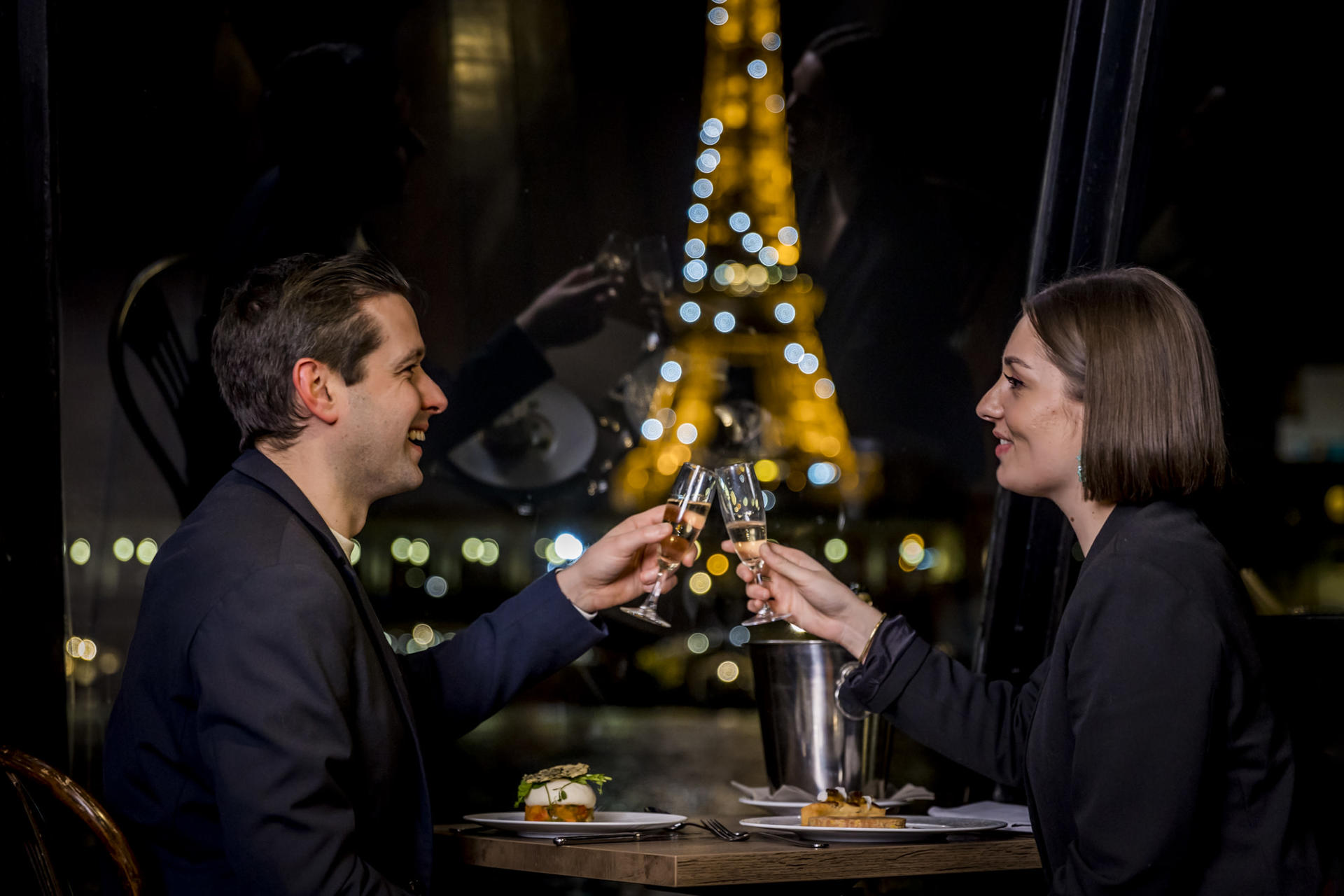 Romantic Dinner Cruise on the Seine River in Paris - Image 1