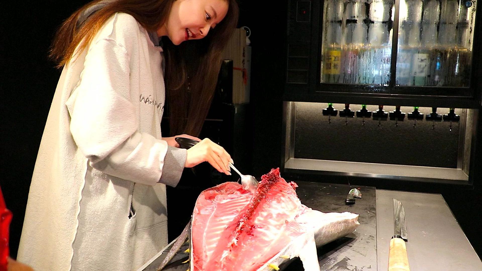 Tokyo: Tuna Cutting Show with Unlimited Sushi & Drinks - Thumbnail 35