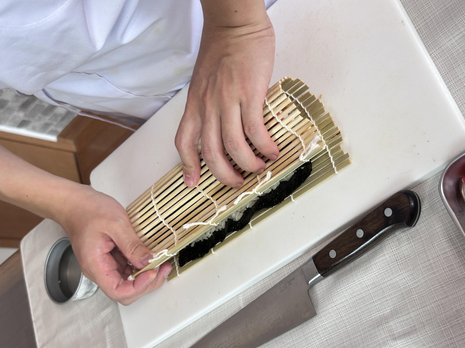 Tokyo: Small Group Sushi Experience with a Sushi Master - Thumbnail 3
