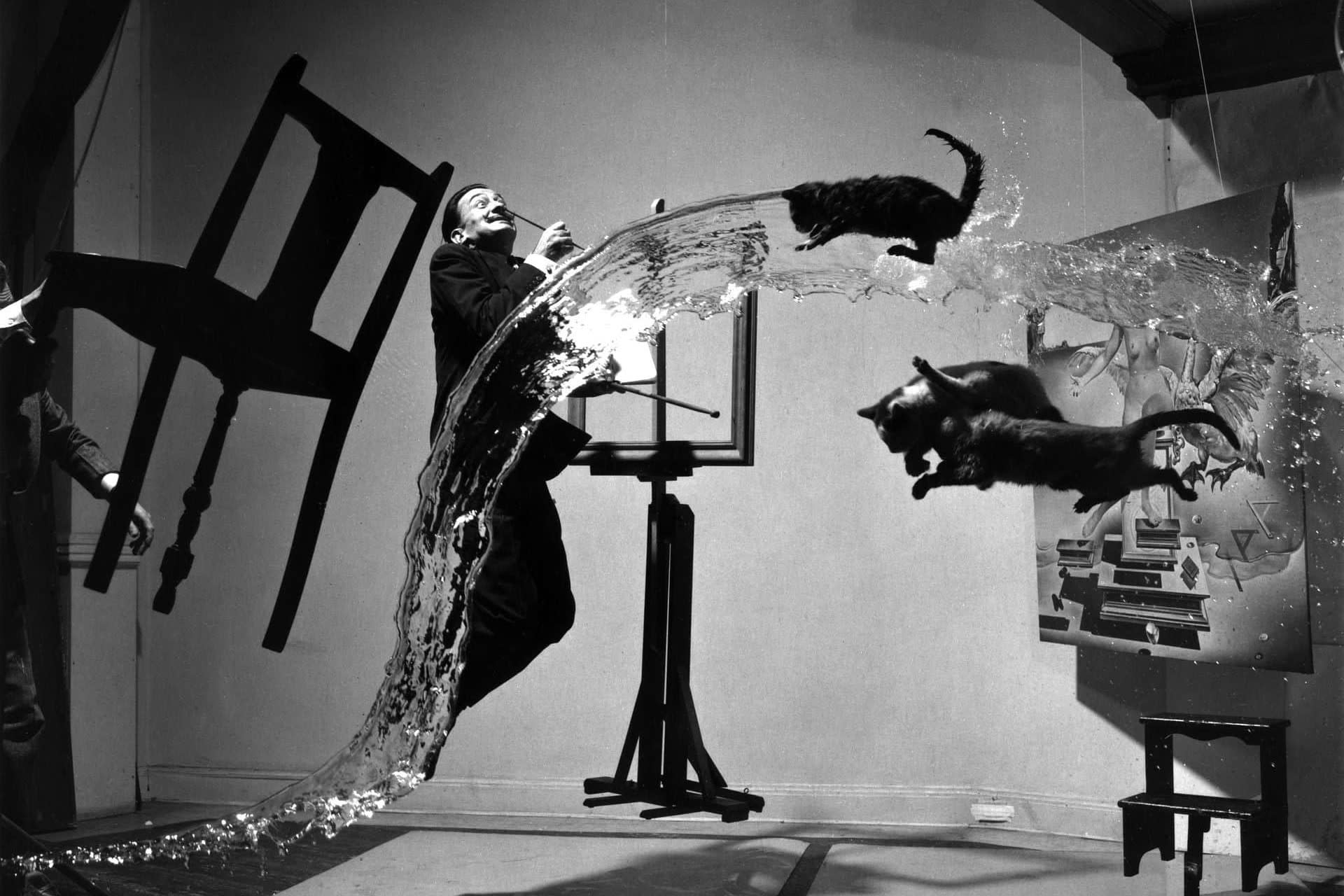 Girona and Dali Museum in Figueres One-Day Tour from Barcelona - Thumbnail 12