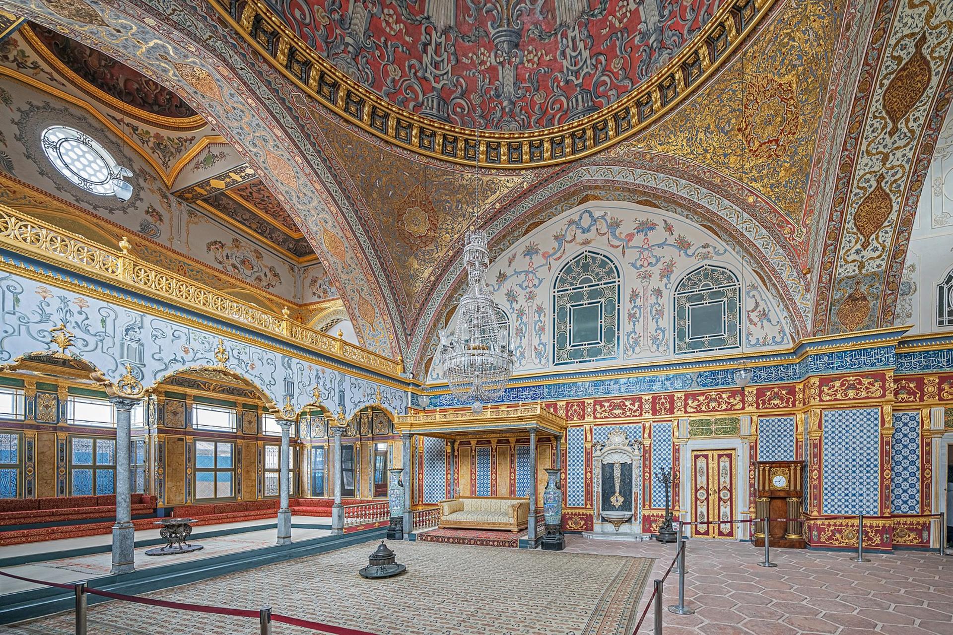 Hagia Sophia & Topkapi Palace & Basilica Cistern Combo Tickets - Thumbnail 3