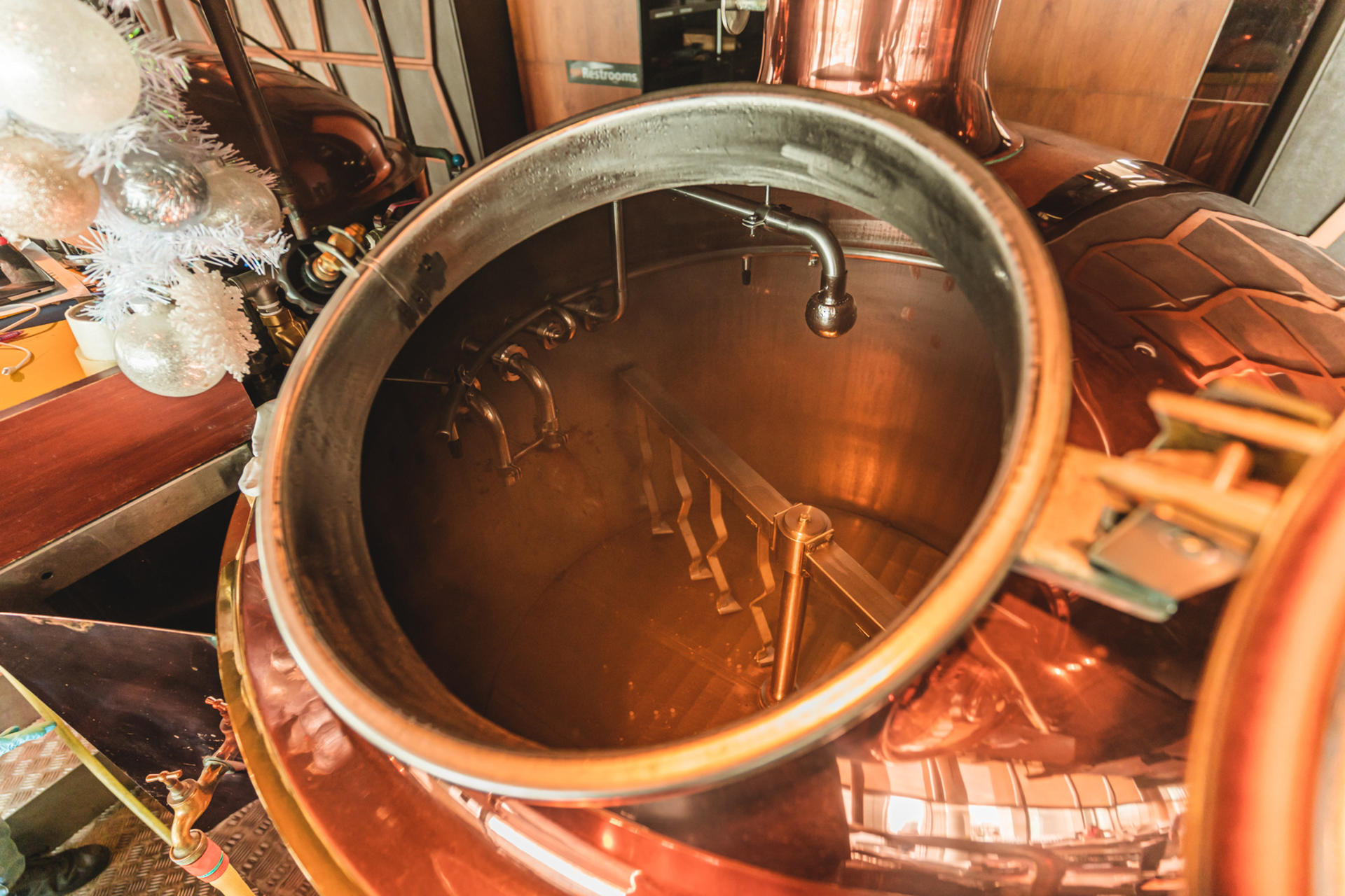 Brewery Tour at Singapore LeVeL33  - Thumbnail 2